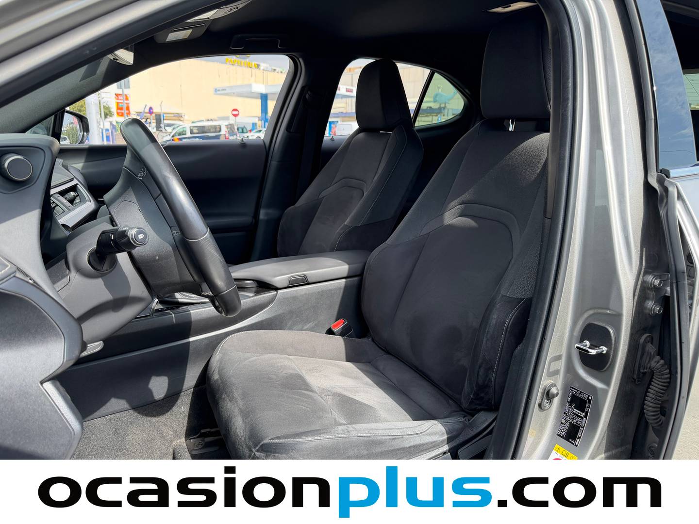 Foto asientos delanteros Lexus UX Lexus UX 250h Business Navigation 2WD (184 CV)