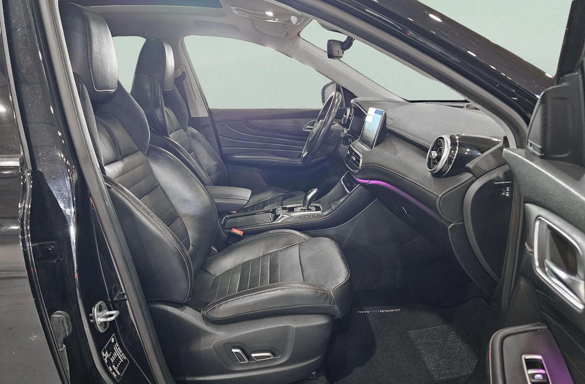 MG HS 1.5 Turbo GDI Luxury DCT - foto 25