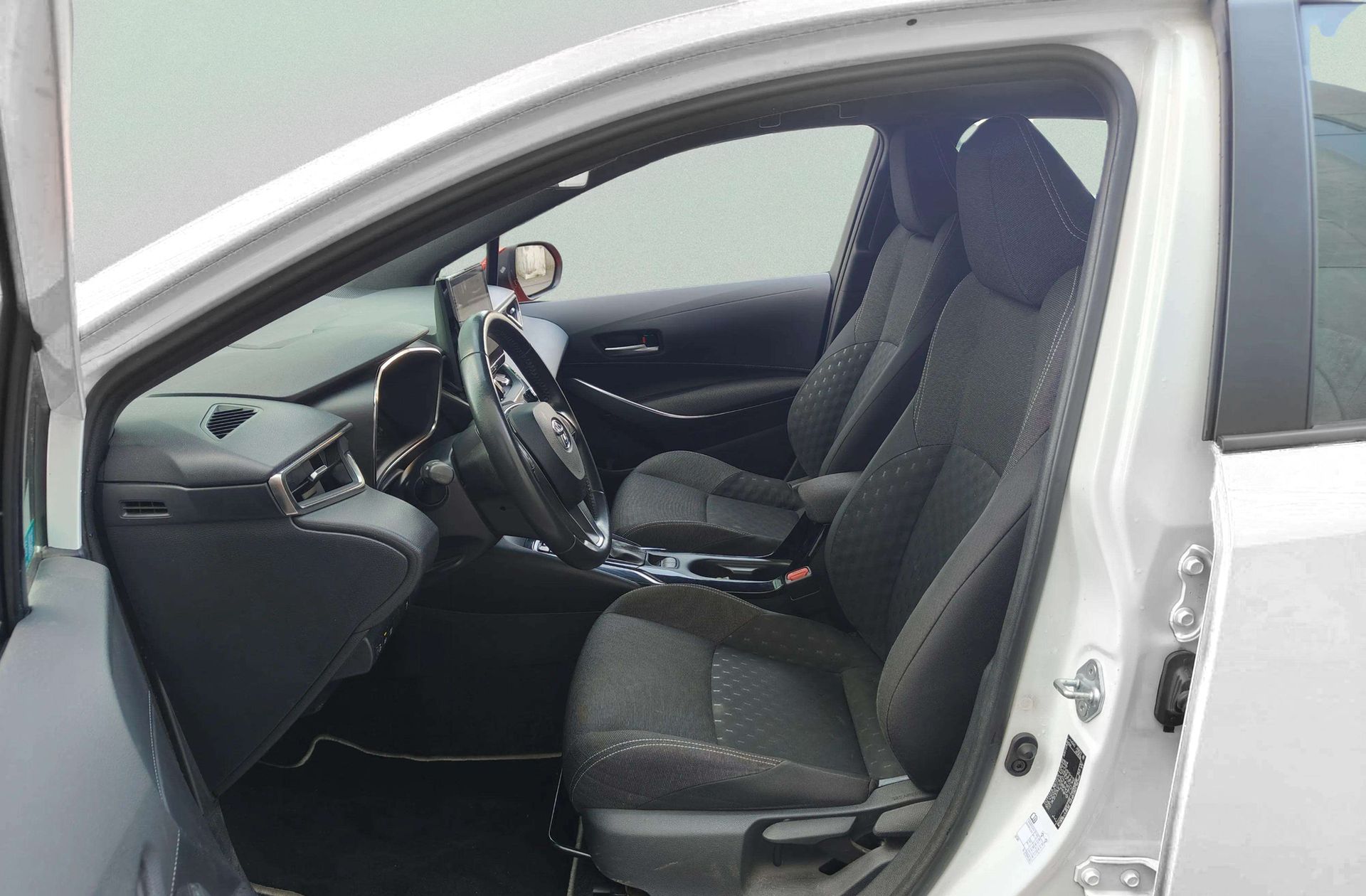Toyota Corolla 140H Active Plus - foto 9
