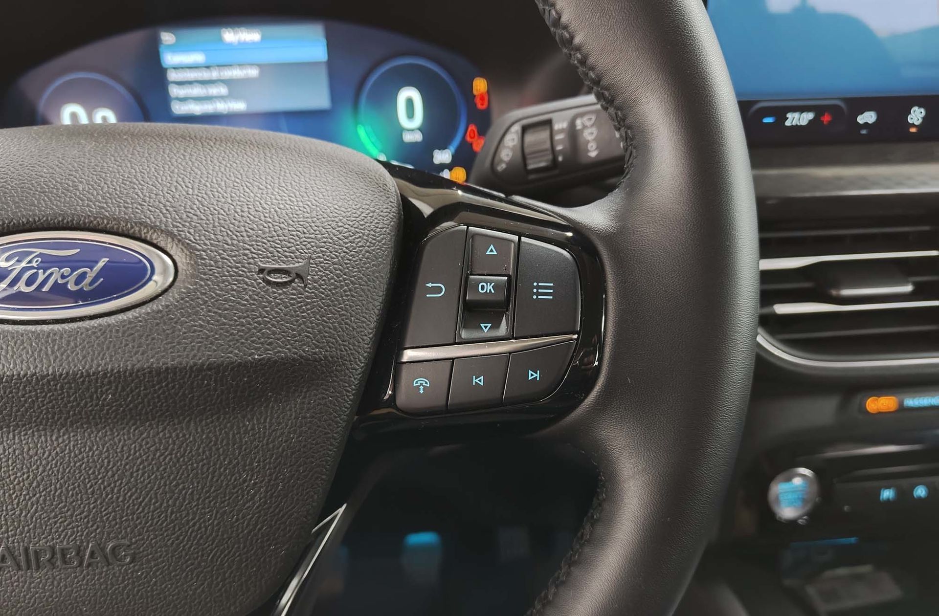 Ford Kuga 1.5 EcoBoost Titanium 4x2 - foto 28