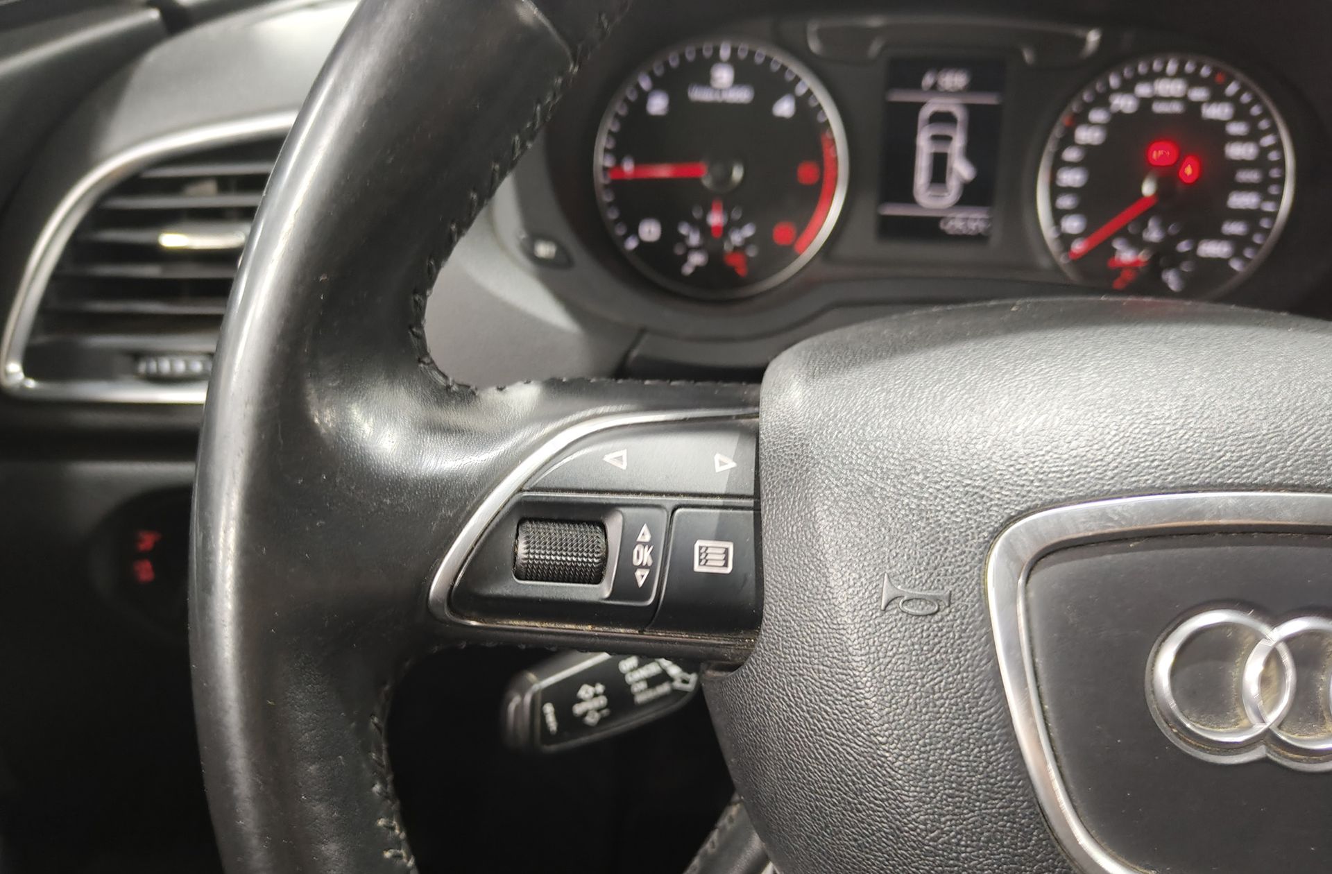 Audi Q3 2.0 TDI Attraction edition - foto 22