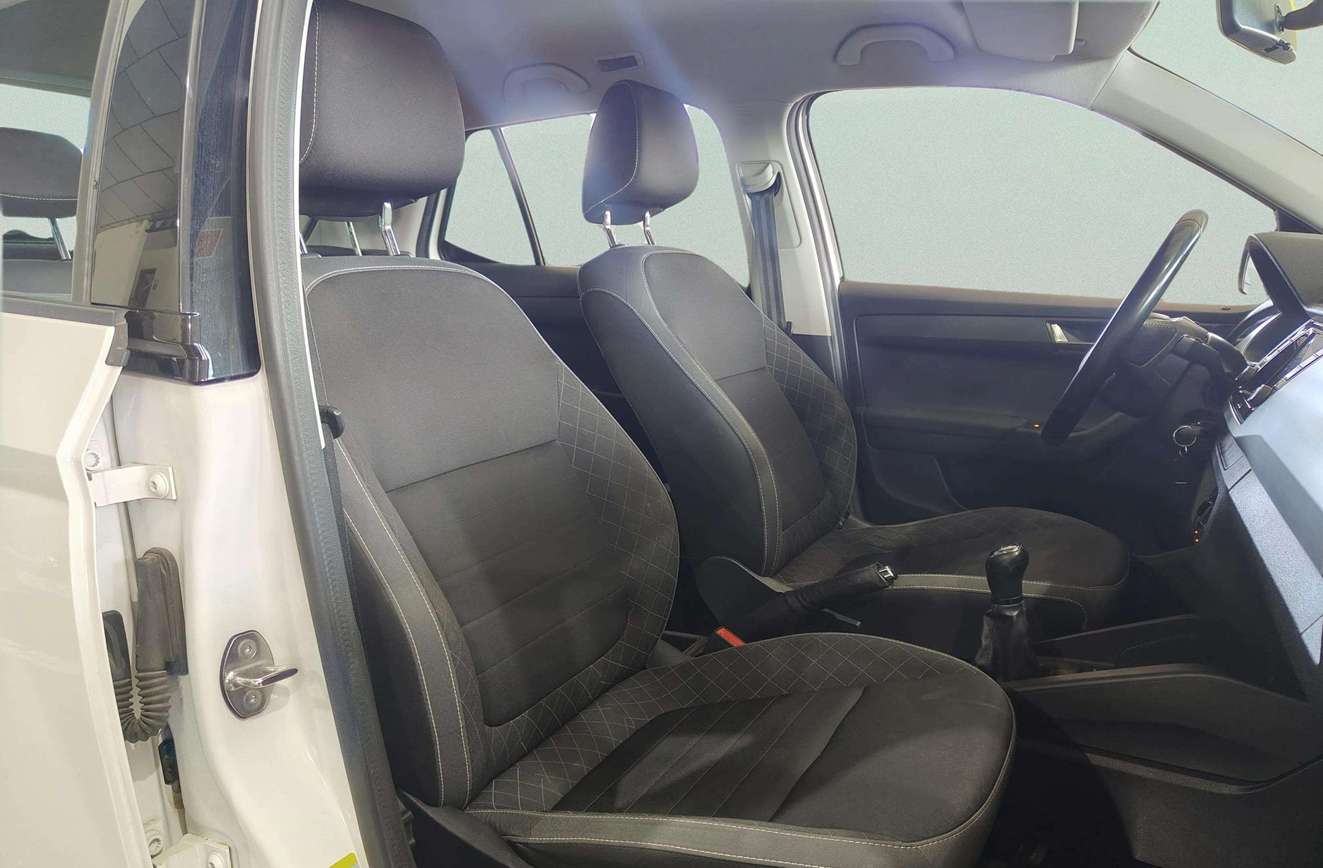 Škoda Fabia 1.0 TSI Ambition - foto 15
