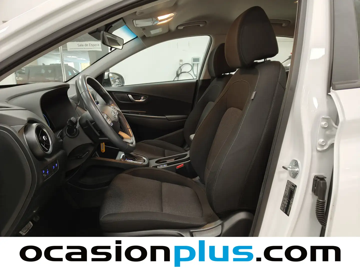 Foto Hyundai Kona Hyundai Kona 1.0 TGDi Maxx 4x2 DCT (120 CV)