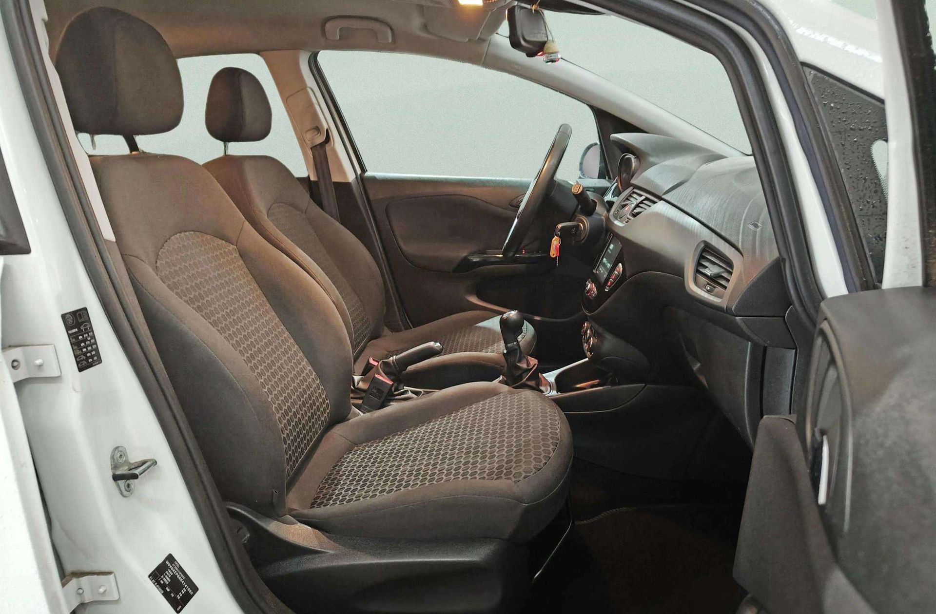 Opel Corsa 1.4 GLP Selective - foto 17