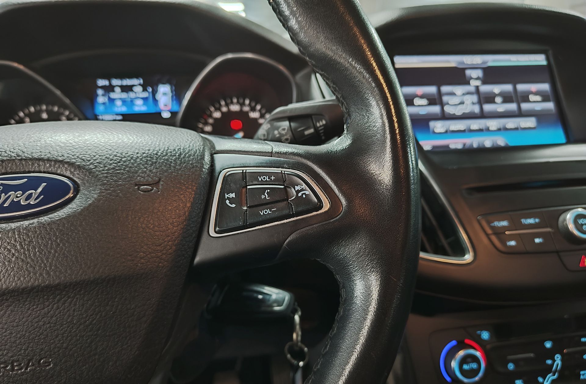 Ford Focus 1.5 EcoBoost Sport - foto 23