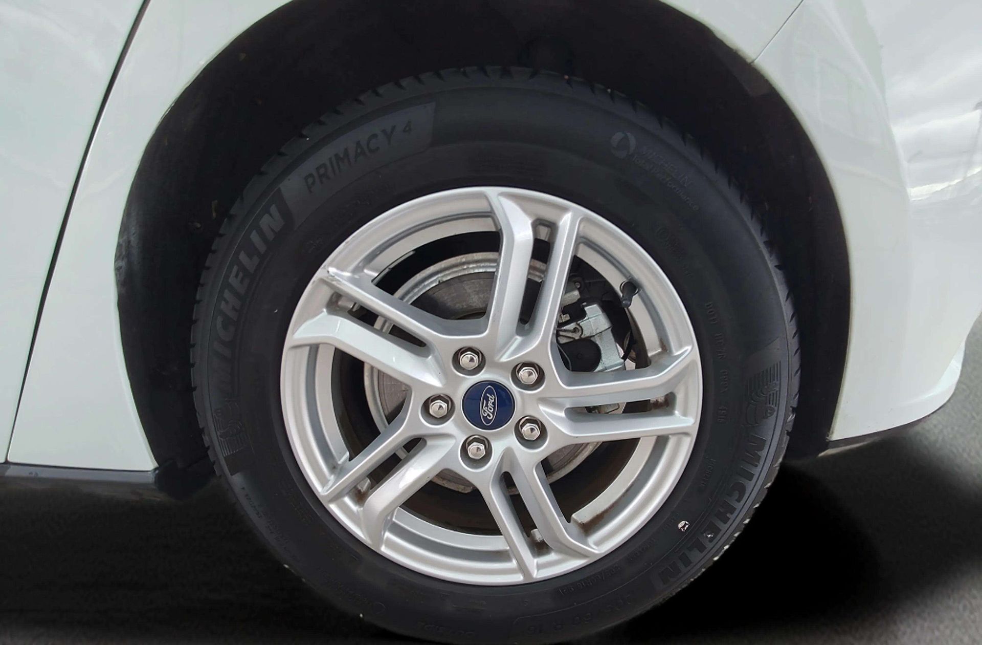 Ford Focus 1.0 EcoBoost Trend+ - foto 39