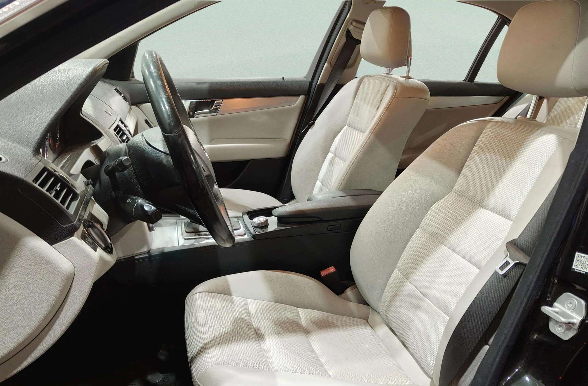 Mercedes-Benz Clase C 200 CDI Blue Efficiency Avantgarde - foto 9