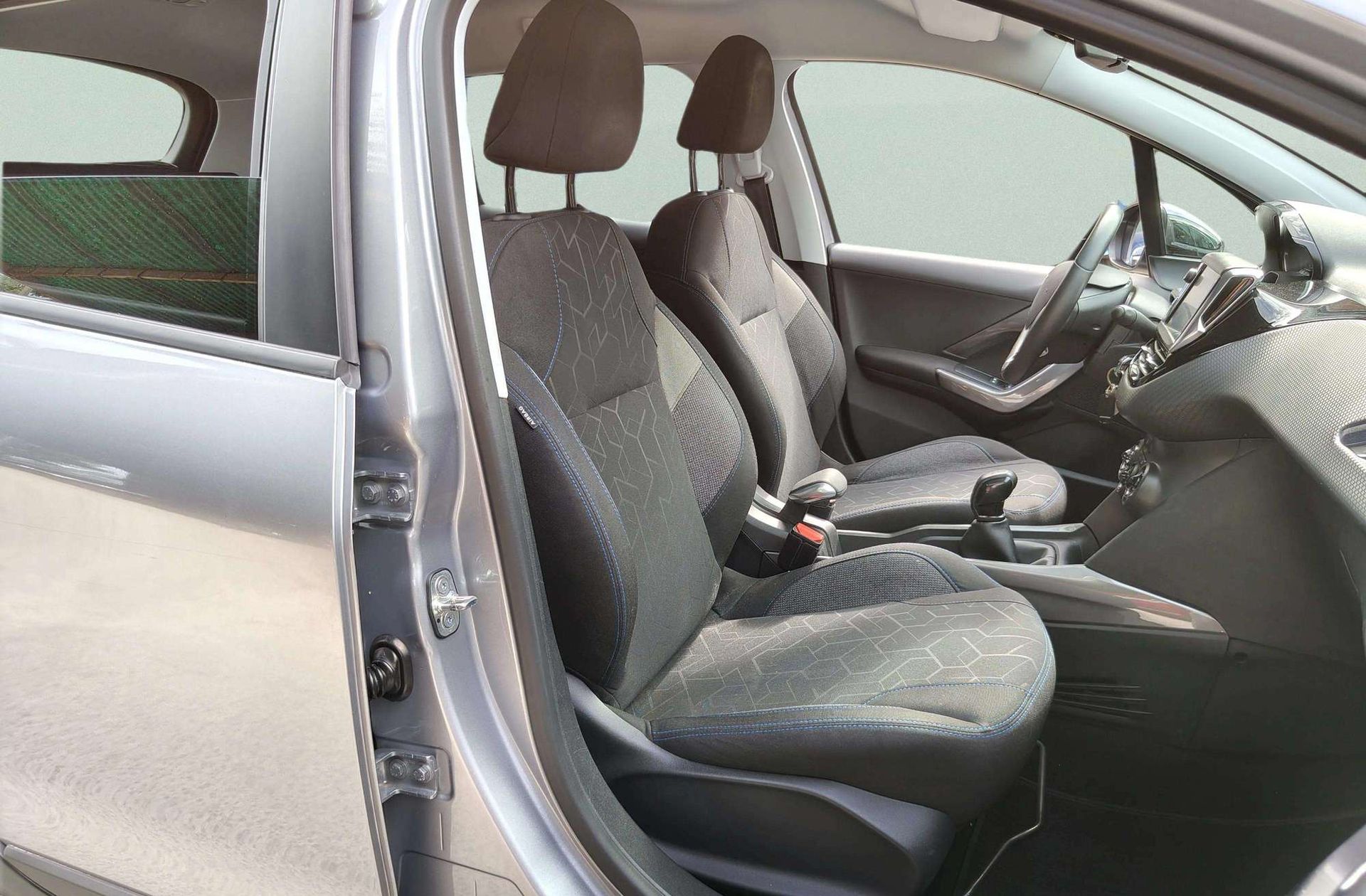 Peugeot 2008 BlueHDi 100 Style - foto 19