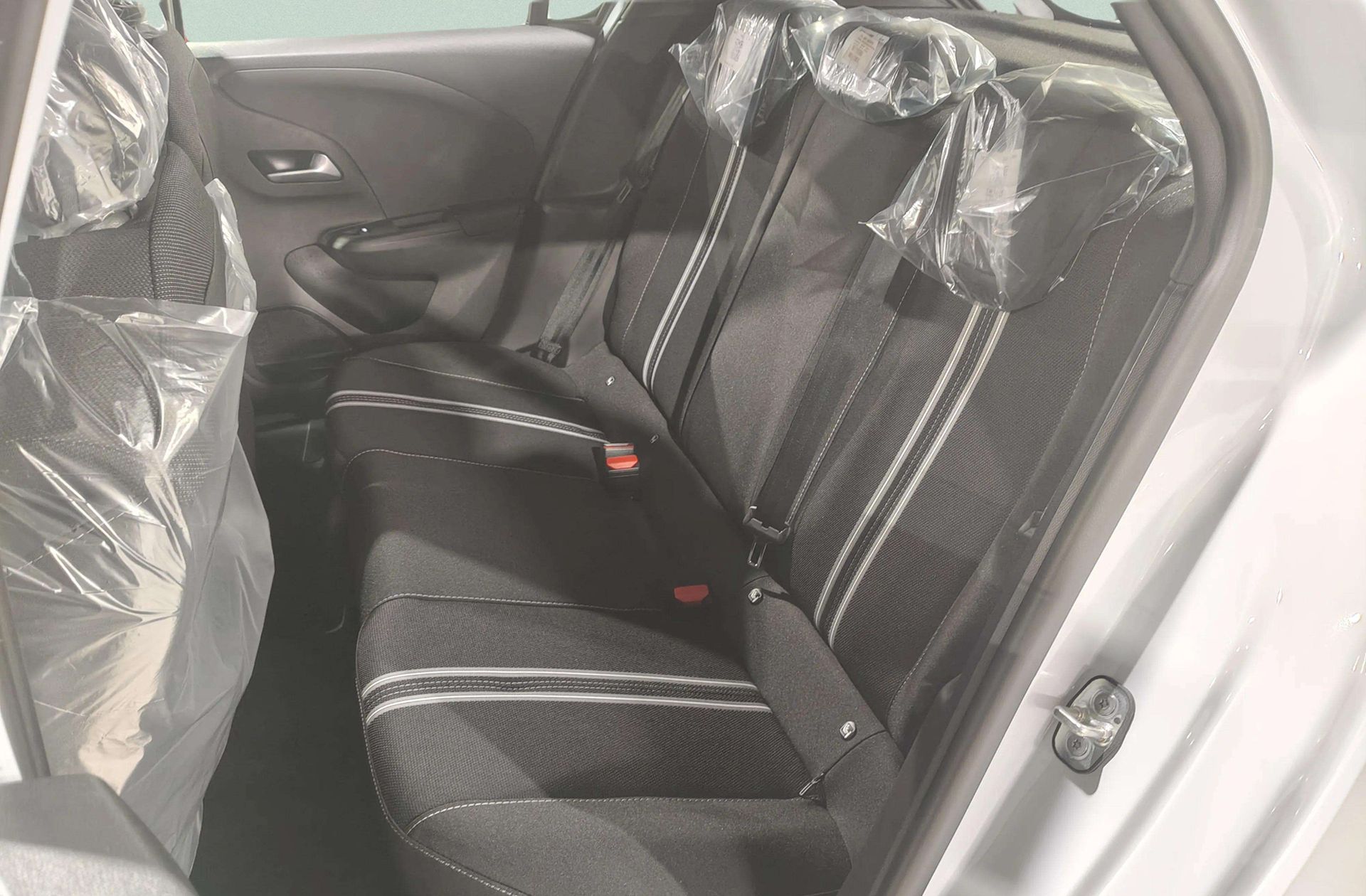 Opel Corsa 1.2 T XHL Hybrid GS eDCT - foto 11