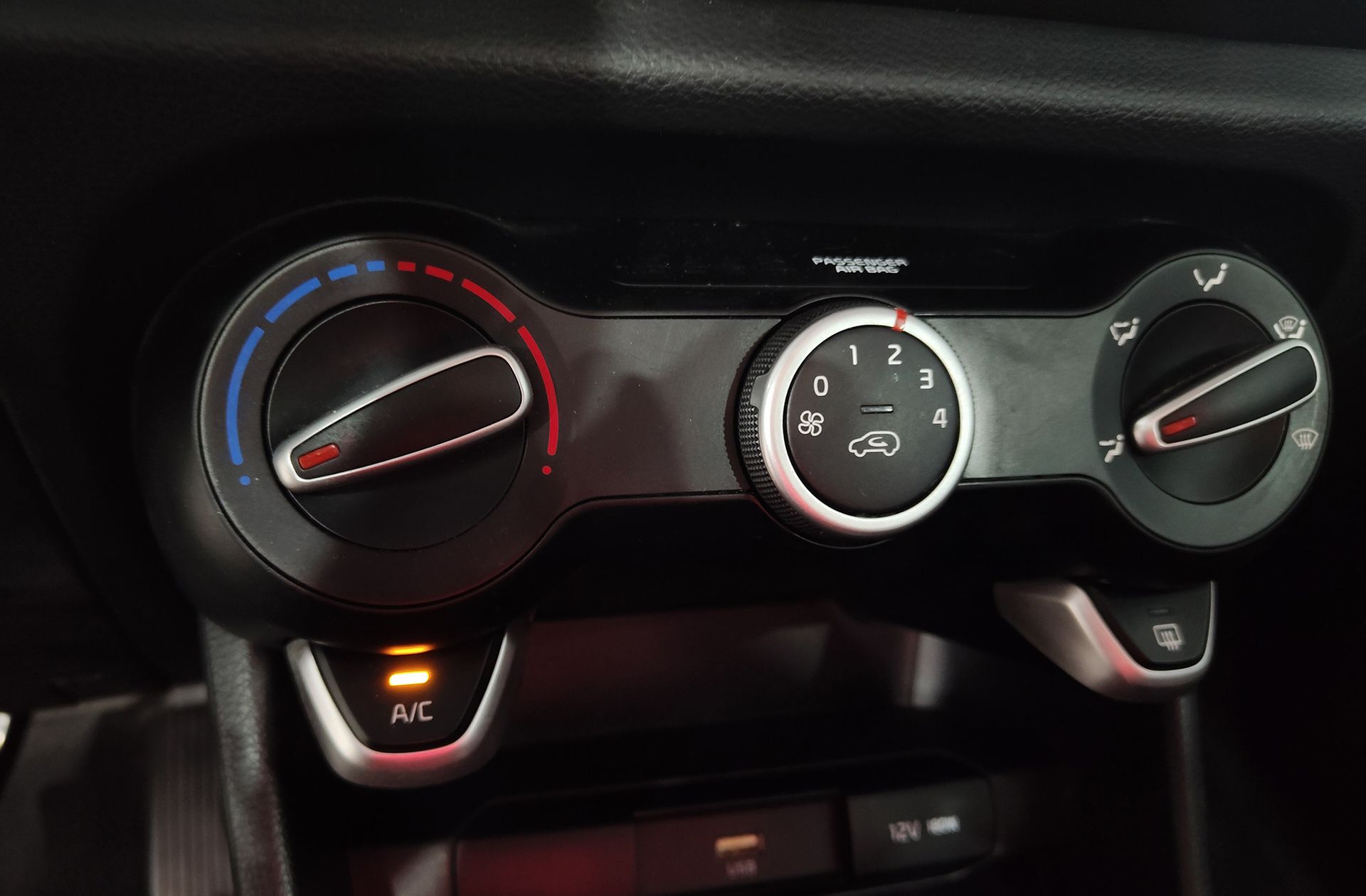 Kia Picanto 1.0 DPi Concept Pack Comfort - foto 28