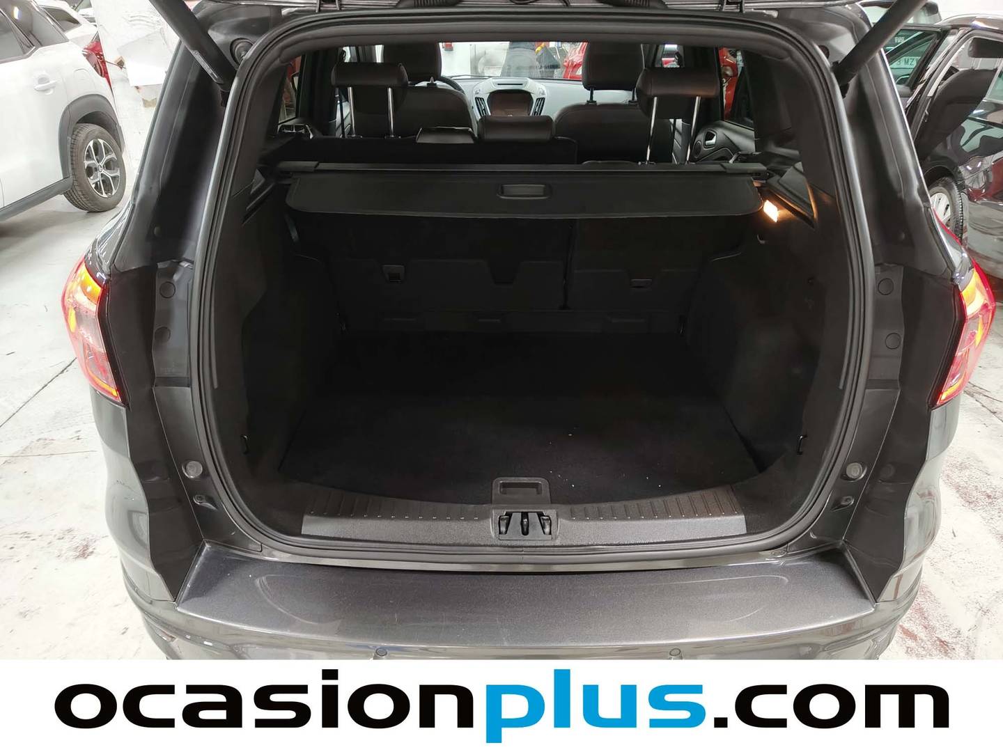 Fotos maletero Ford Kuga Ford Kuga 1.5 EcoBoost ST-Line Limited Edition 4x2 (150 CV)