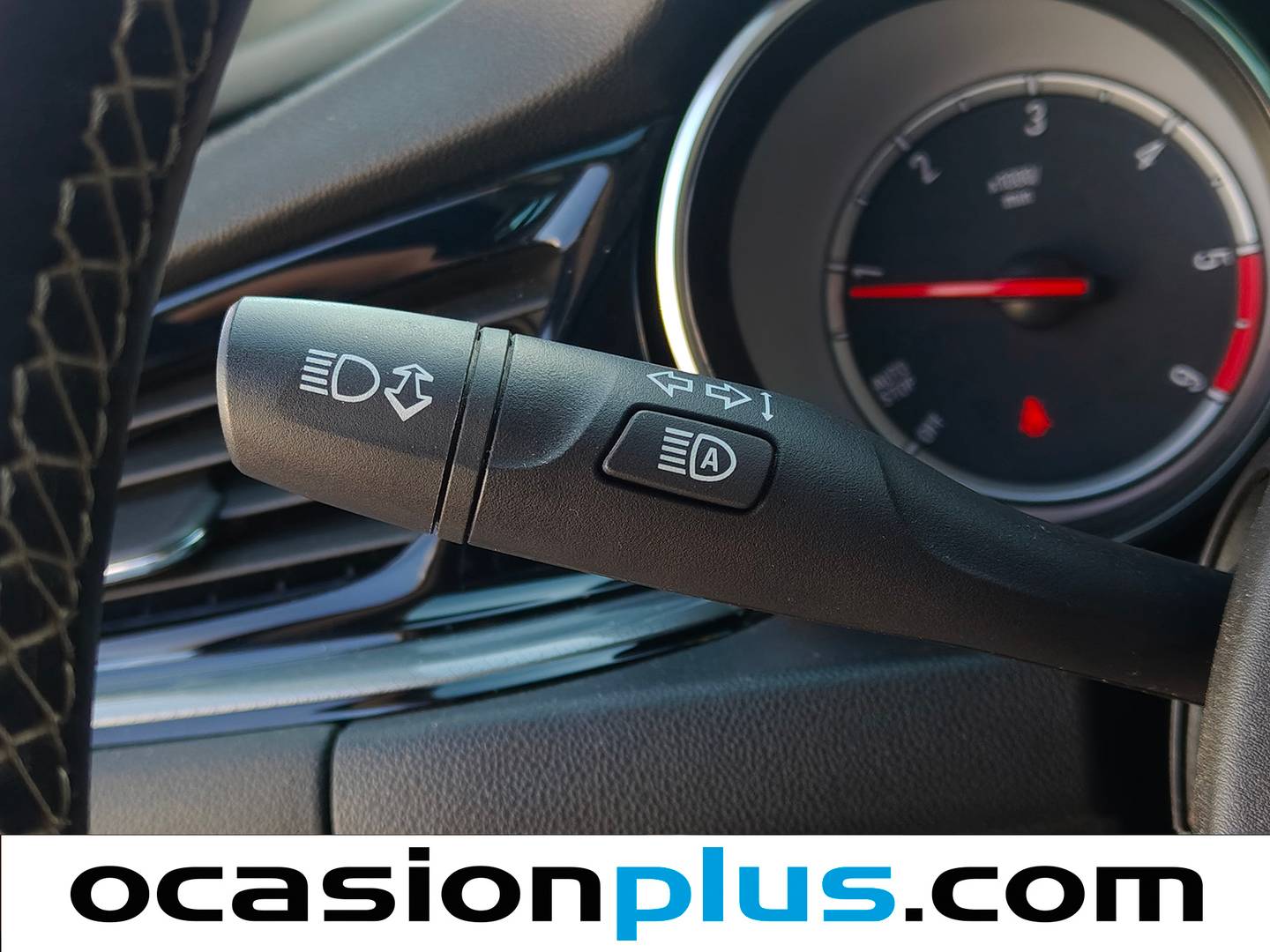 Acabados Opel Insignia Opel Insignia Sports Tourer 1.6 CDTI S&S ecoTEC Selective (136 CV)
