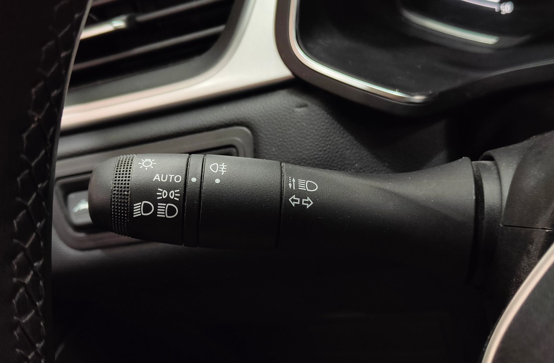 Renault Captur Zen TCe Micro Híbrido EDC GPF - foto 24
