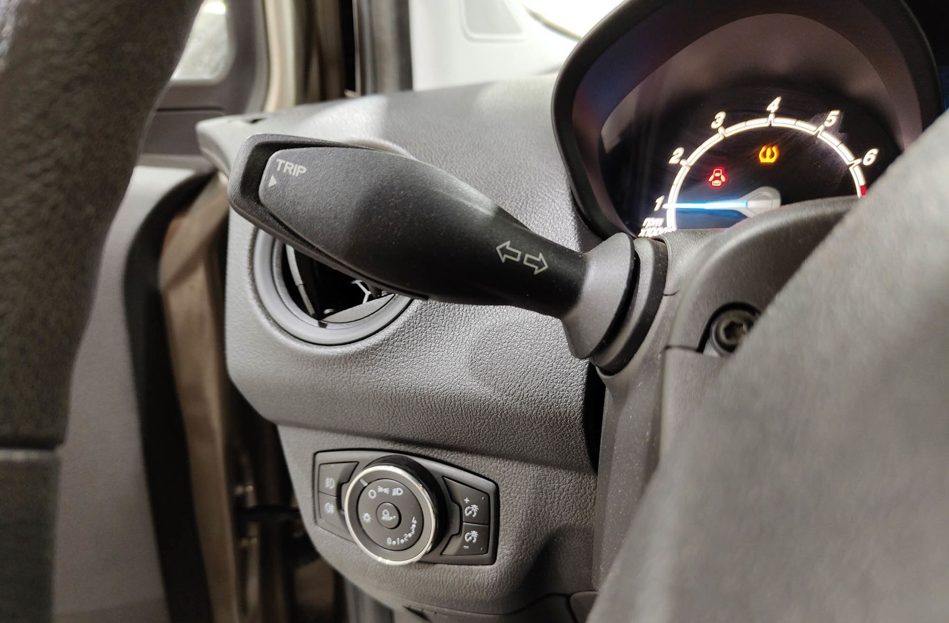Ford Tourneo Courier 1.0 EcoBoost Ambiente - foto 20