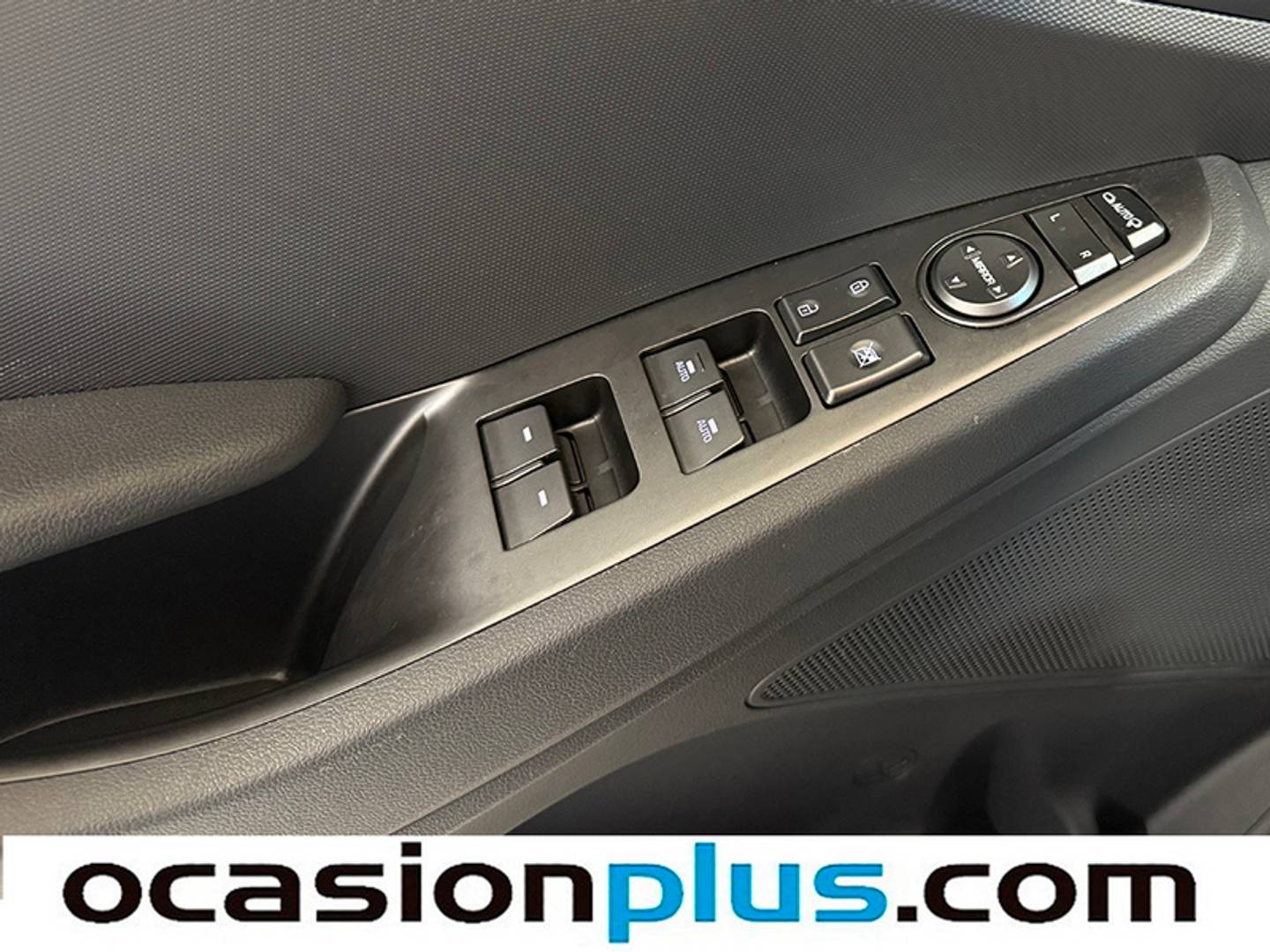 Foto Hyundai IONIQ Hyundai Ioniq 1.6 GDI PHEV Tecno DCT (141 CV)