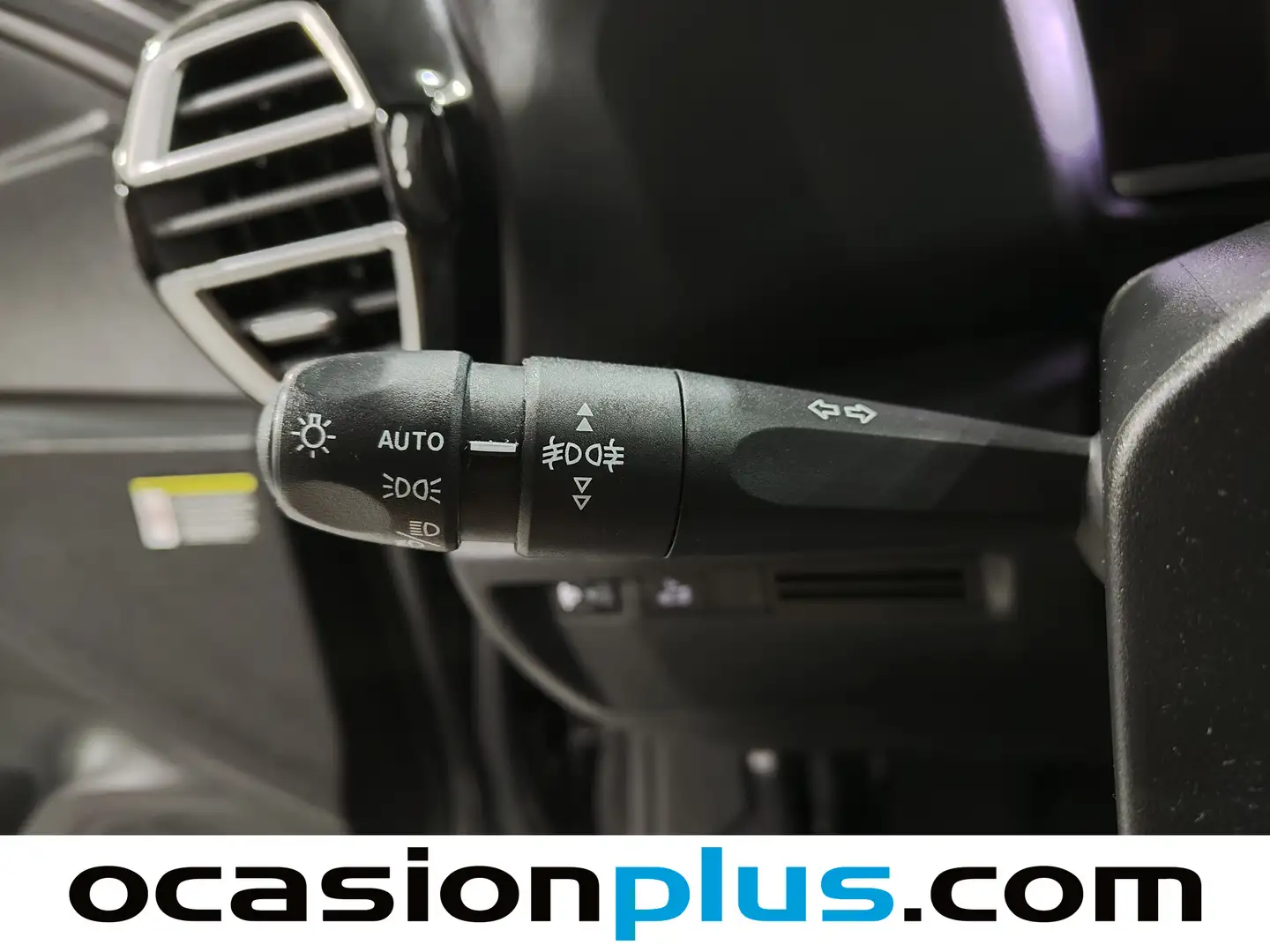 Foto Citroën C4 X Citroen C4 X PureTech 130 S&S Plus EAT8 (131 CV)