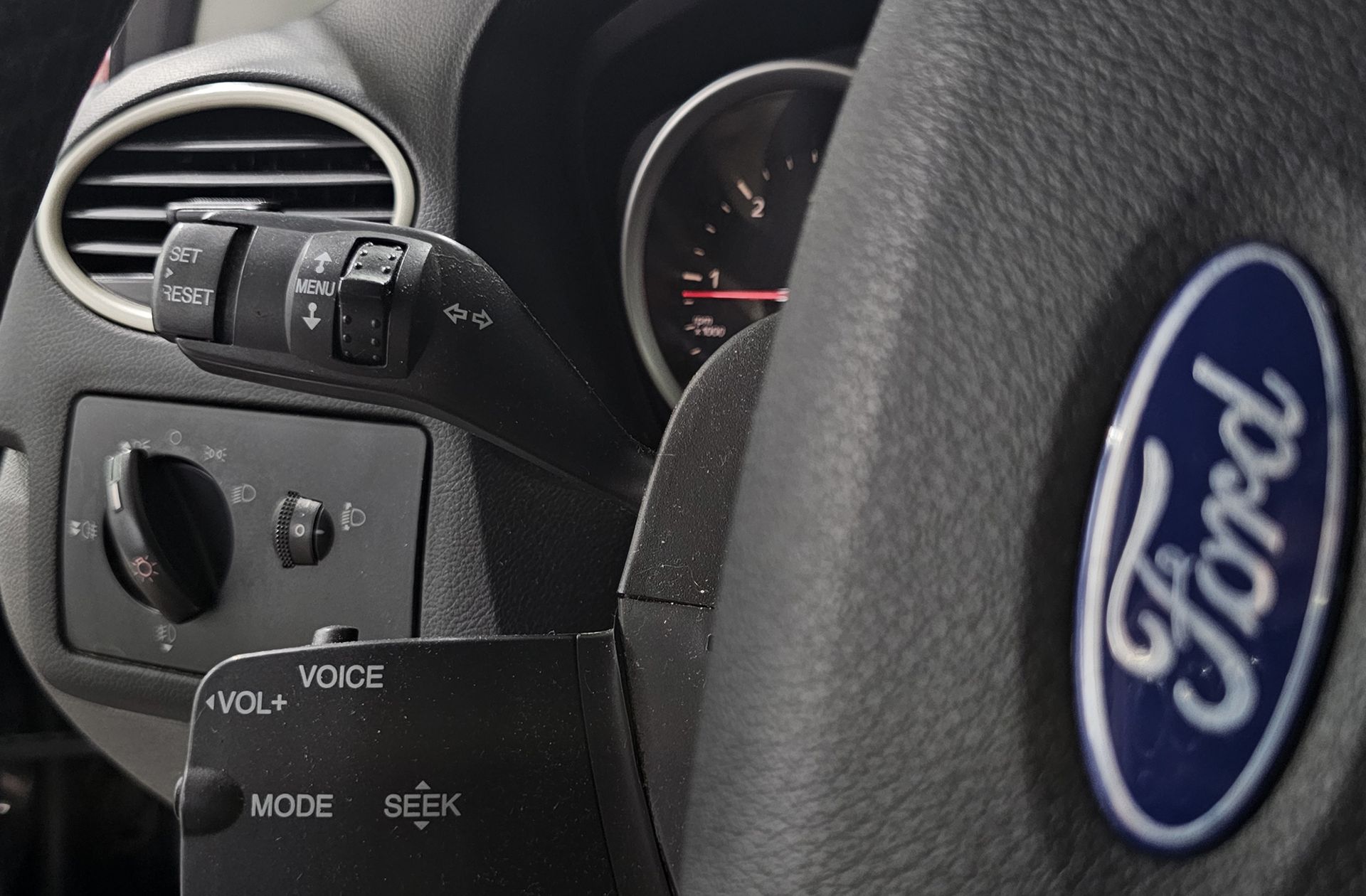 Ford Focus 1.6 TDCi Trend - foto 19
