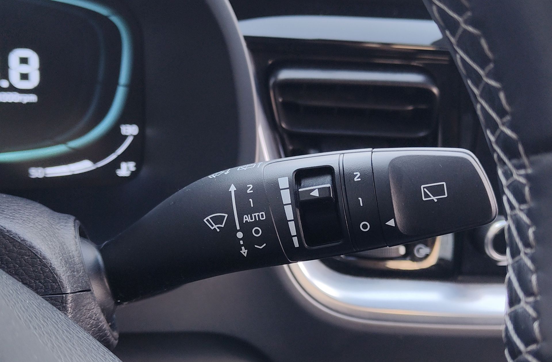 Kia Stonic 1.0 T-GDi MHEV Drive - foto 27