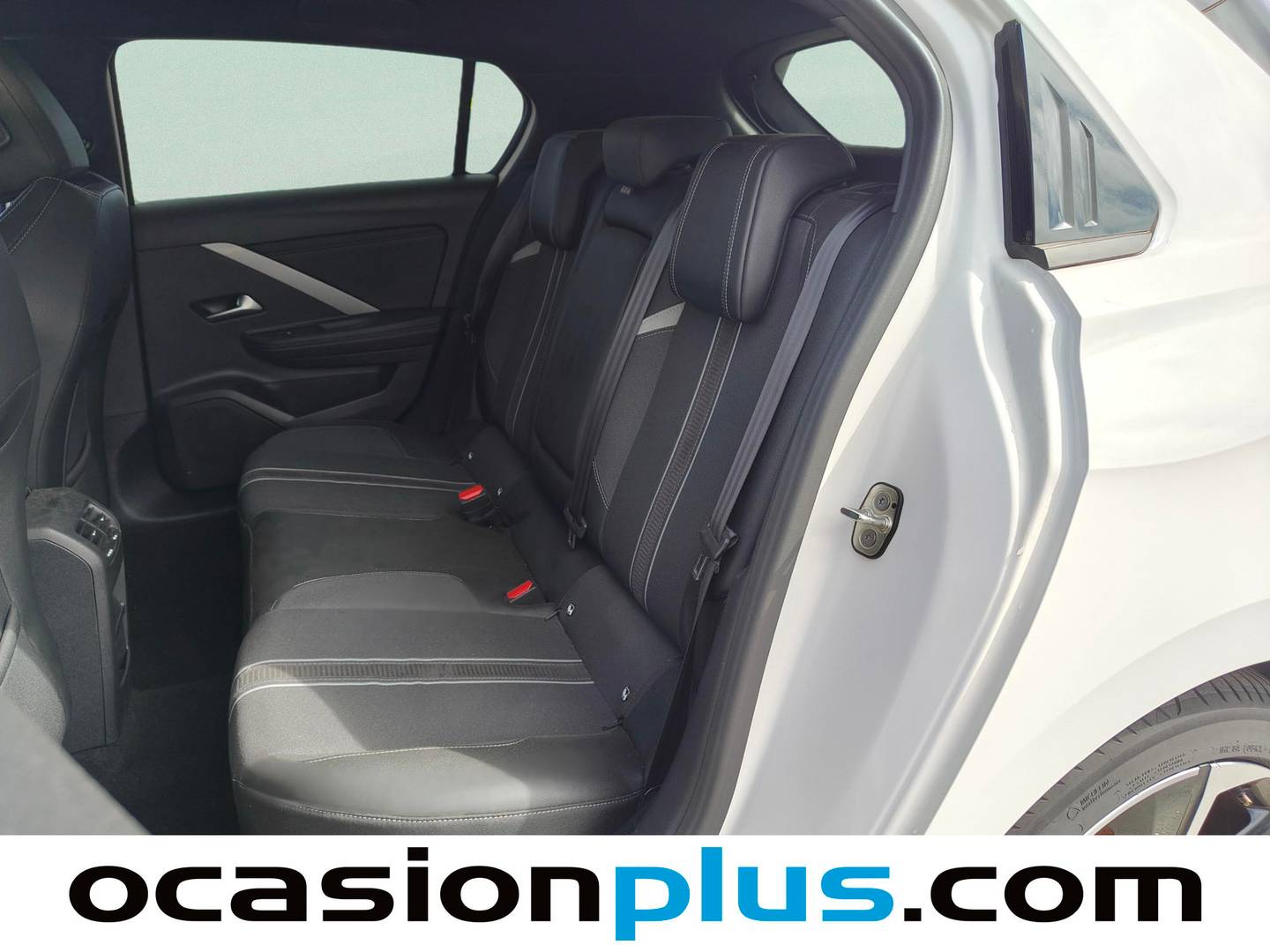 Foto asientos traseros Opel Astra Opel Astra 1.5D DTH GS Auto (130 CV)