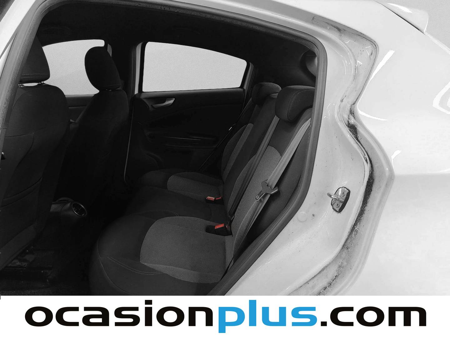 Foto asientos traseros Alfa Romeo Giulietta Alfa Romeo Giulietta 1.6 JTDm Distinctive (105 CV)