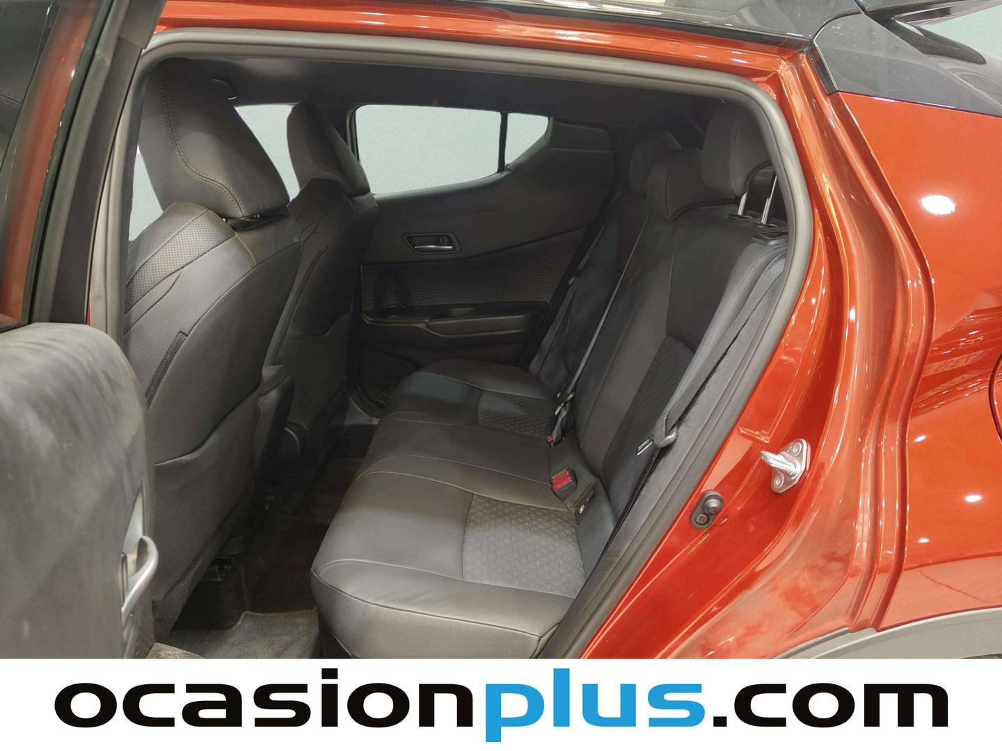 Foto asientos traseros Toyota C-HR Toyota C-HR 180H Advance (184 CV)