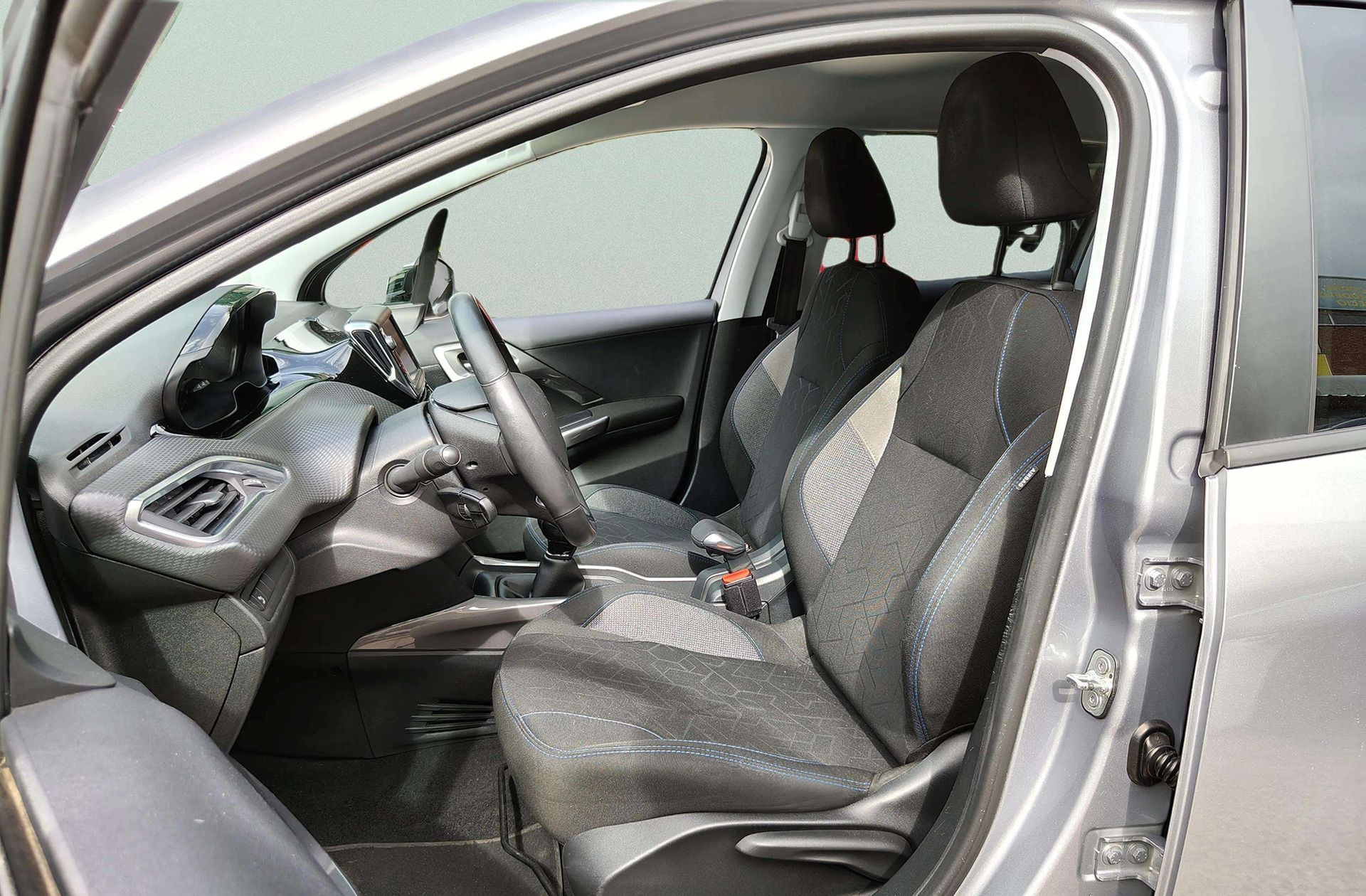 Peugeot 2008 BlueHDi 100 Style - foto 13