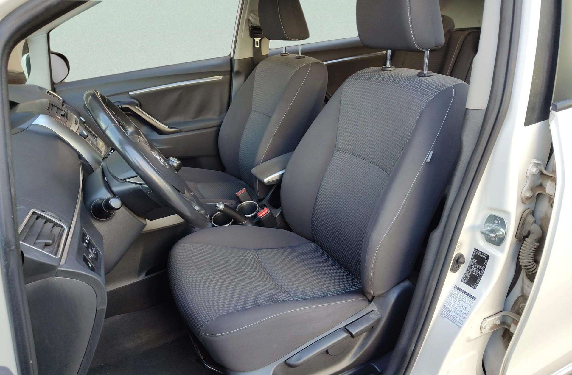 Toyota Verso 115D Advance - foto 11