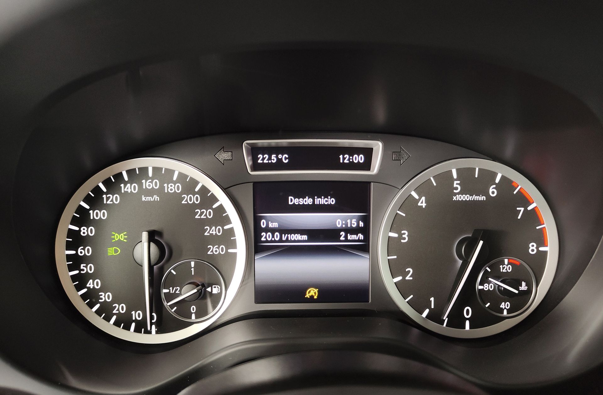Infiniti Q30 1.6T Premium - foto 30