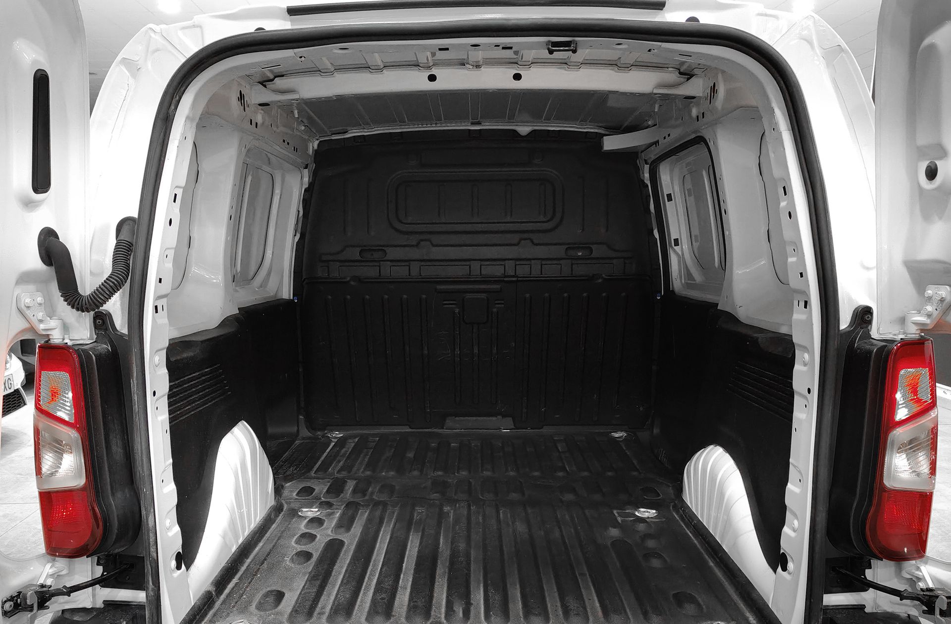 Peugeot Partner Furgon BlueHDi 100 Pro Standard 600kg - foto 6