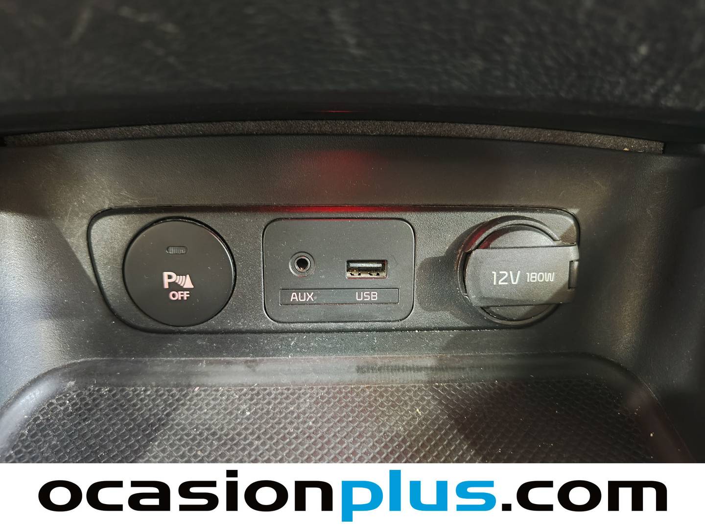 Extras y acabados del KIA Sportage KIA Sportage 1.6 GDI Drive 4x2 (135 CV)