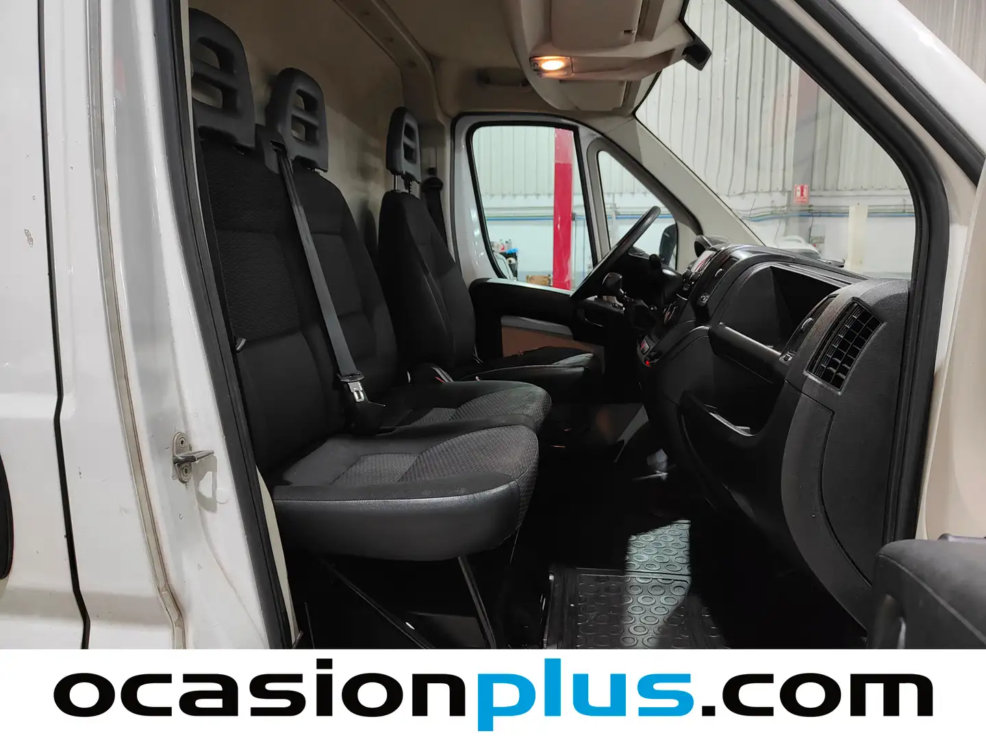 Foto Citroën Jumper Citroen Jumper BlueHDi 130 35 L3H2 (131 CV)