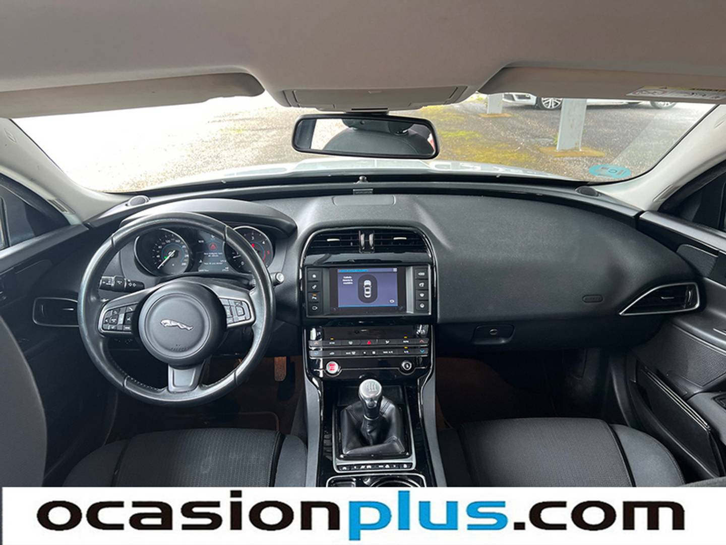 Foto Jaguar XE Jaguar XE 2.0 Diesel XE-Pure RWD (180 CV)