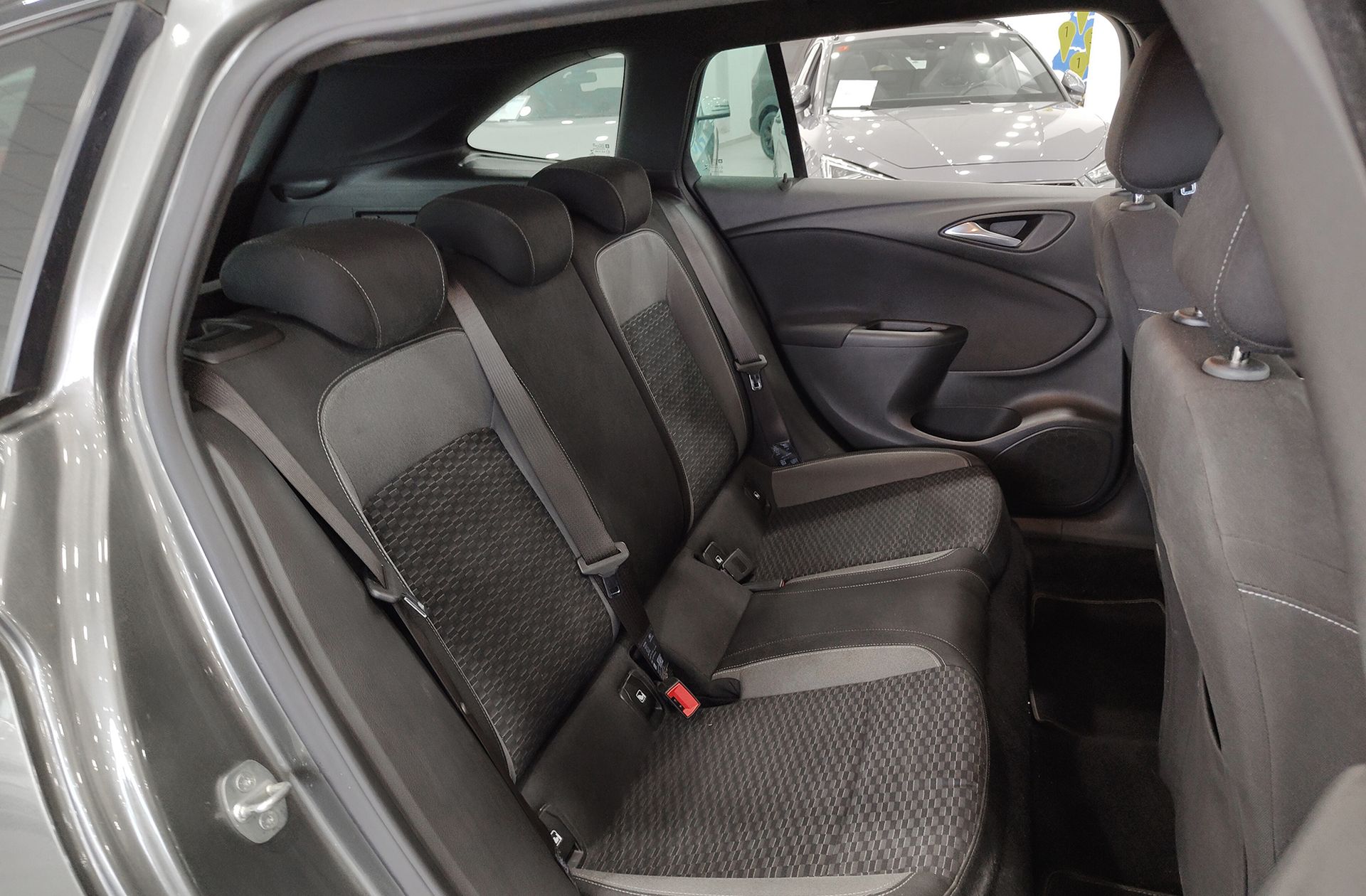 Opel Astra 1.4T SHT Business Elegance CVT - foto 18