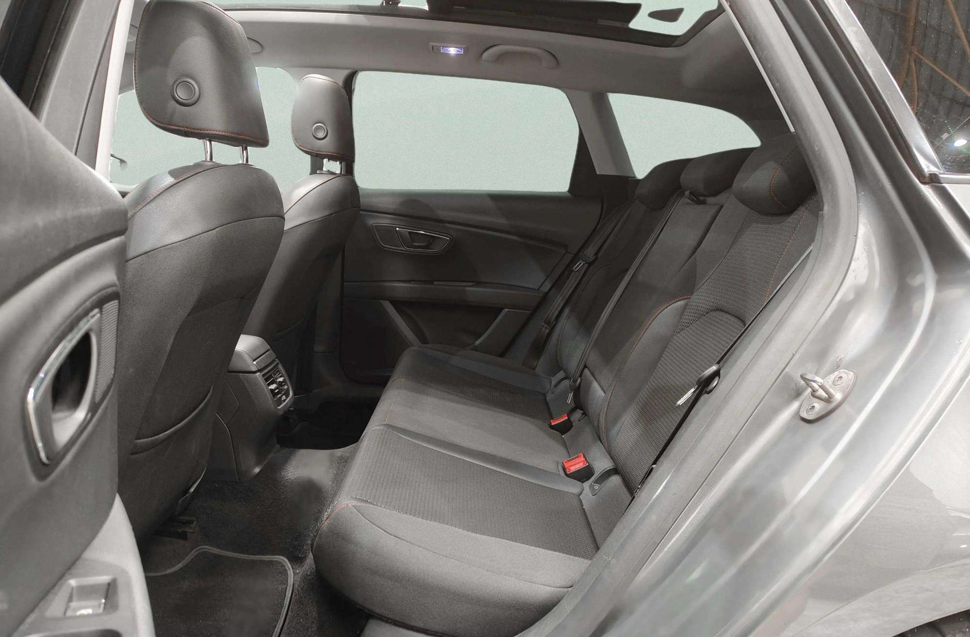 SEAT León ST 2.0 TDI FR - foto 16