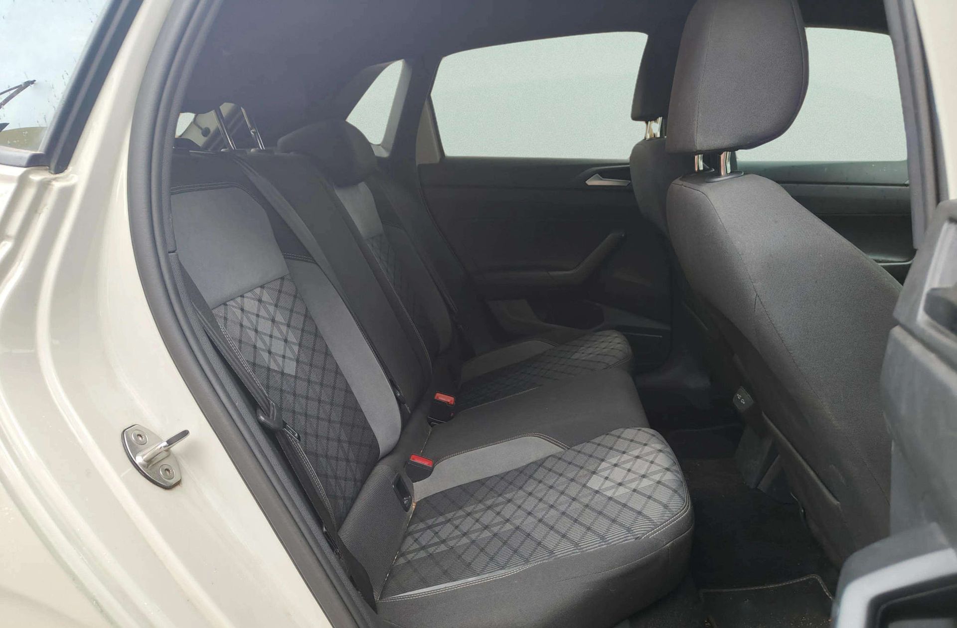 Volkswagen Polo R-Line 1.0 TSI DSG - foto 17