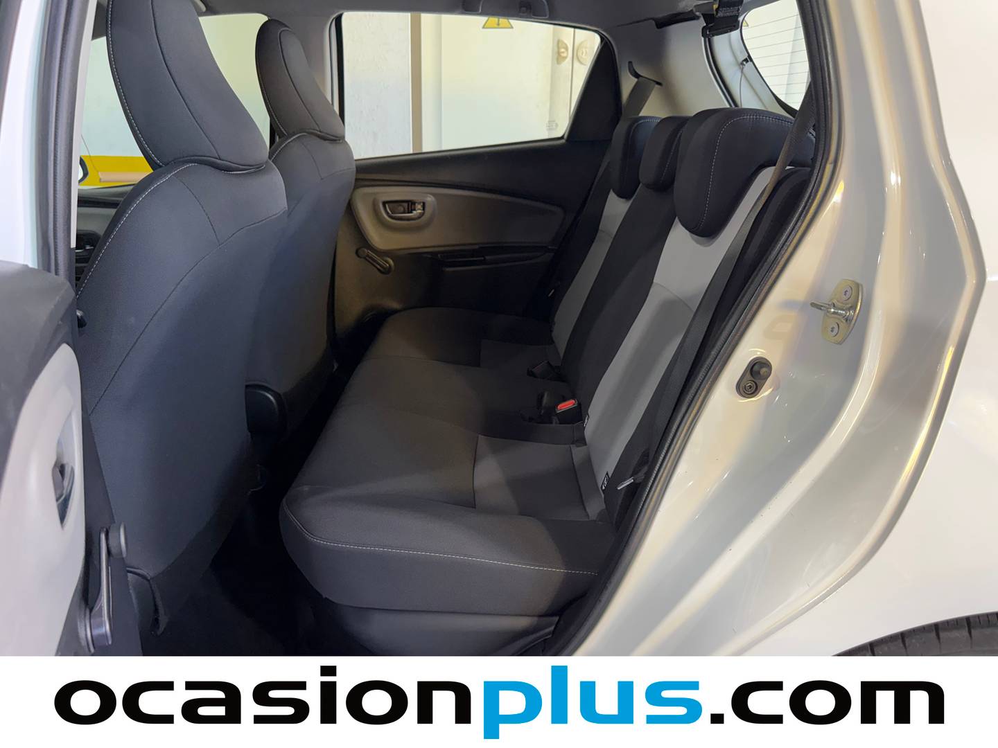 Foto asientos traseros Toyota Yaris Toyota Yaris 1.5 100H Active (100 CV)