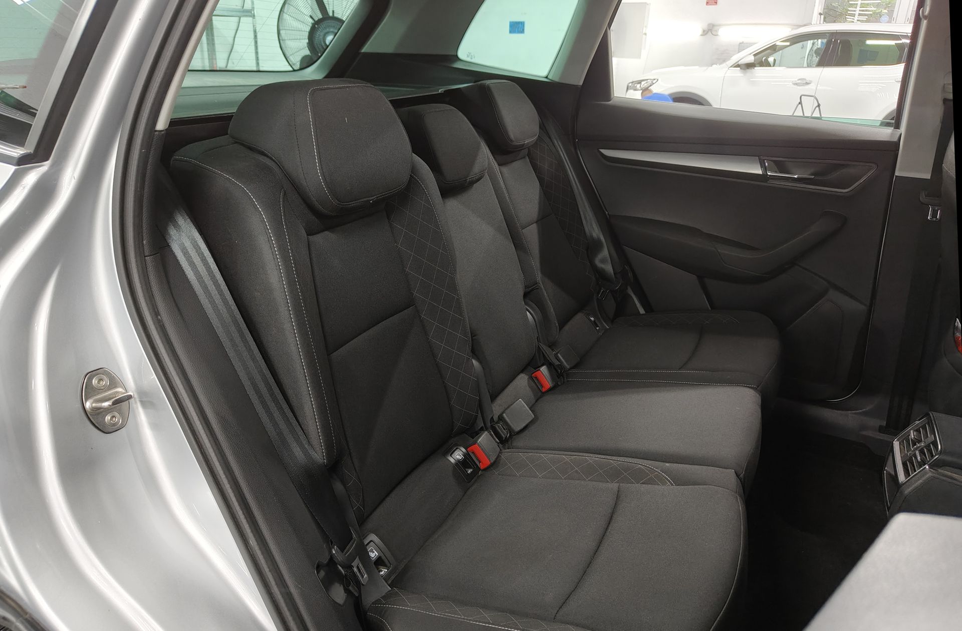 Škoda Karoq 1.5 TSI ACT Ambition - foto 19