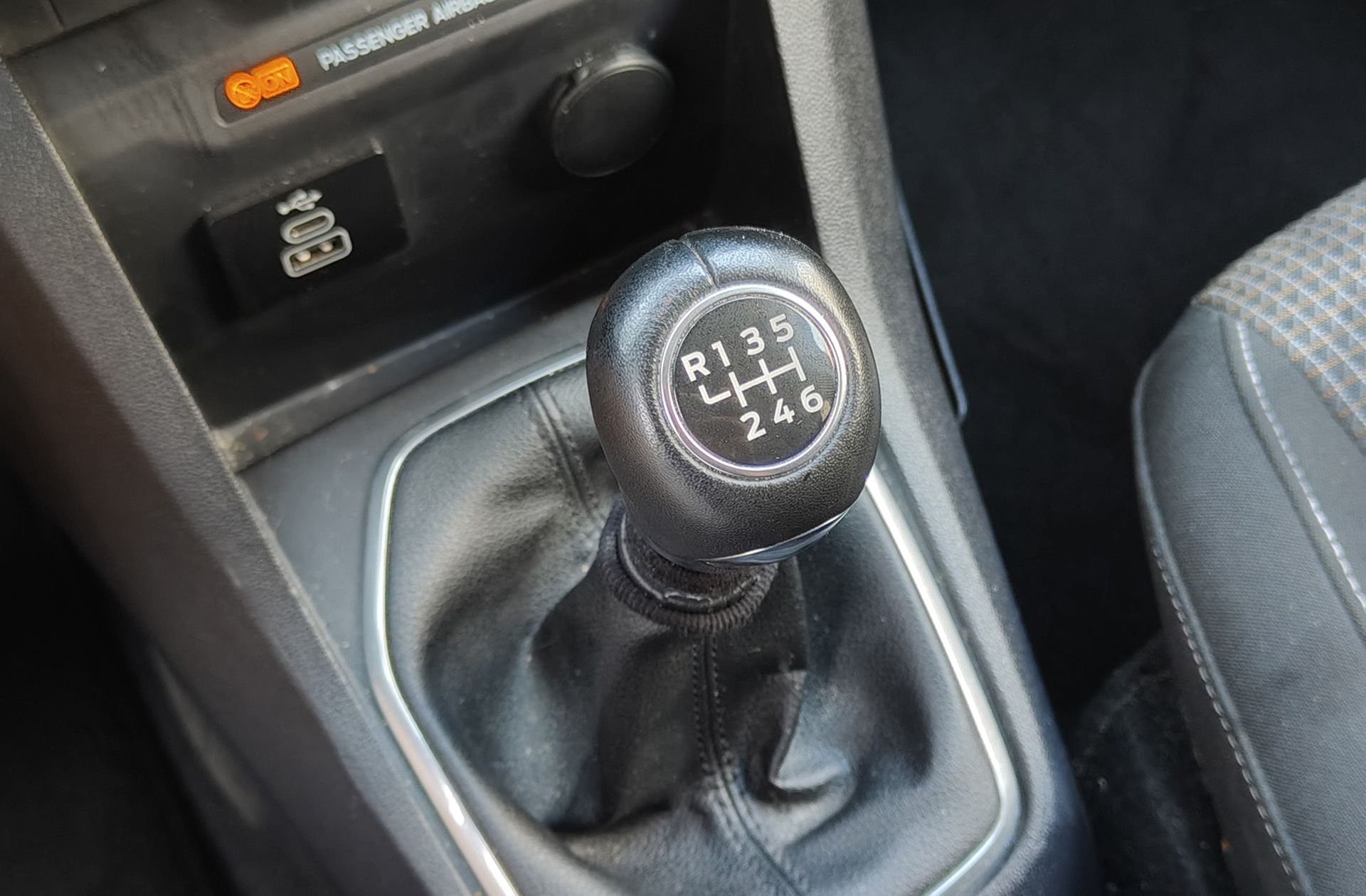 Ford Tourneo Courier 1.0 EcoBoost Trend - foto 5