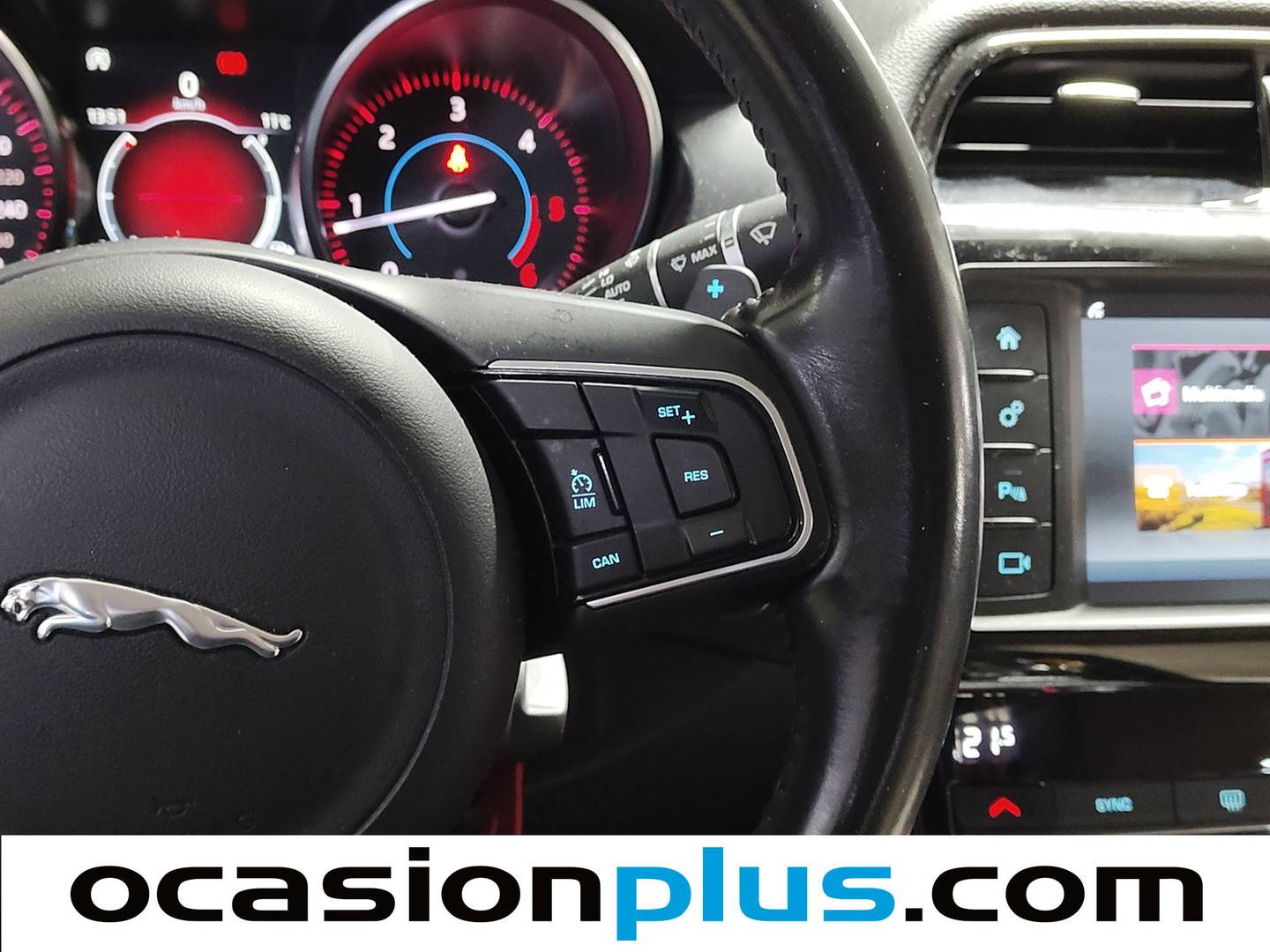 Foto Jaguar XE Jaguar XE 2.0 Diesel Pure RWD Auto  (180 CV)