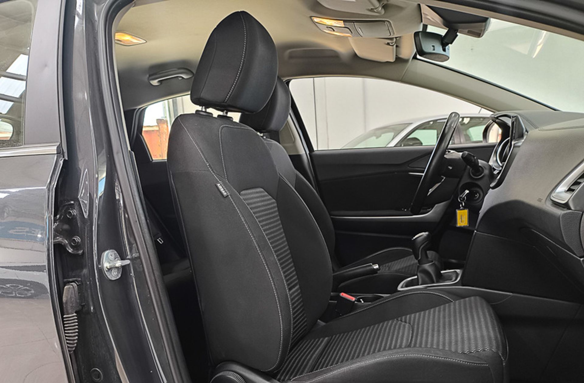 Kia Ceed 1.6 MHEV iMT Drive - foto 17