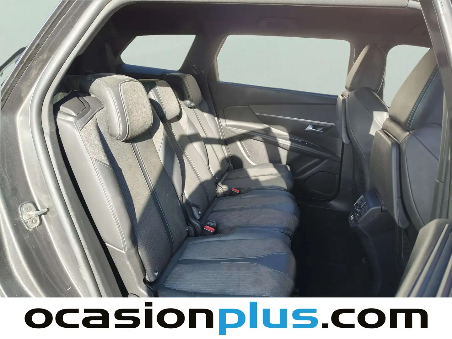 Foto Peugeot 5008 Peugeot 5008 PureTech 130 S&S Allure Pack EAT8 (130 CV)