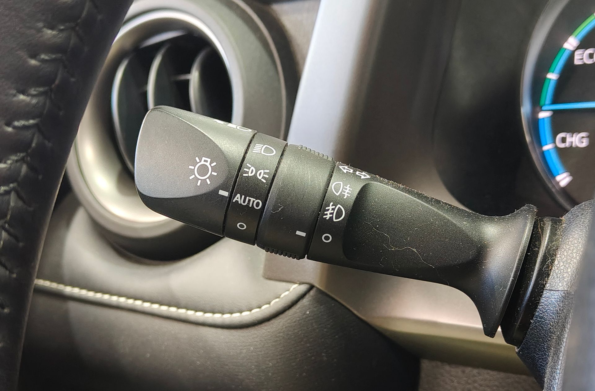 Toyota RAV4 2.5l hybrid Feel! 2WD - foto 26