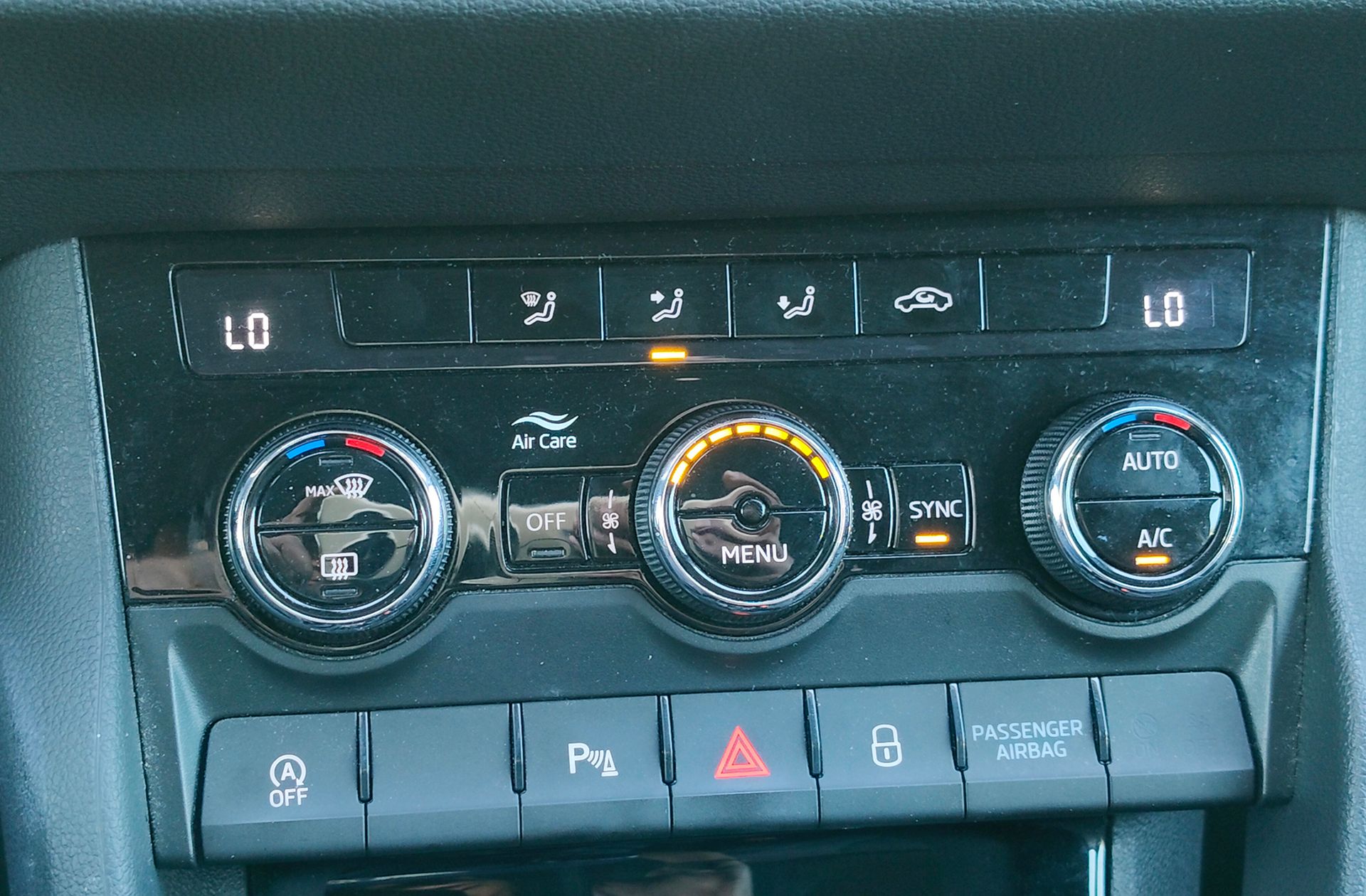 Škoda Karoq 2.0 TDI Selection - foto 35