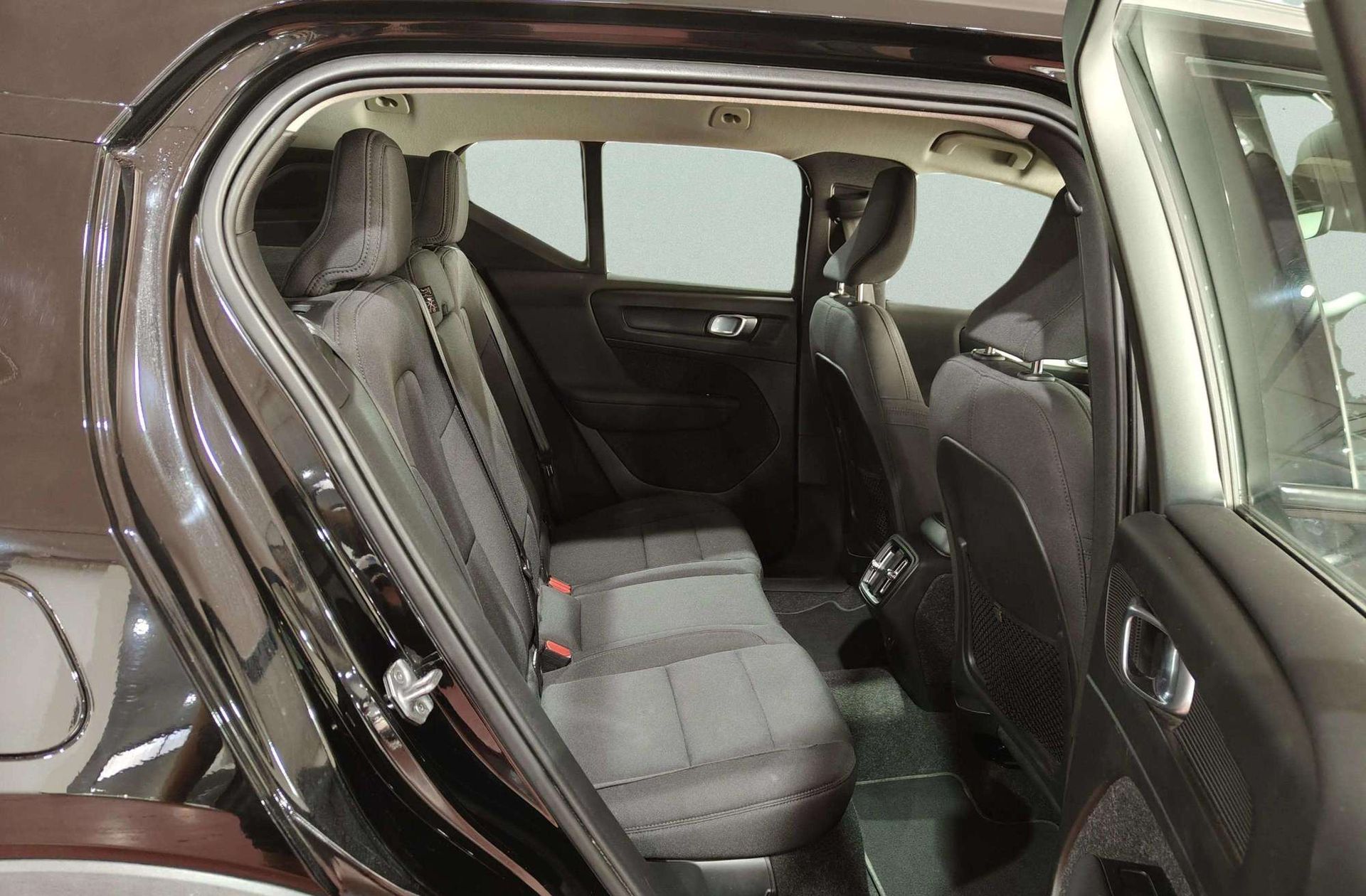 Volvo XC40 T2 Momentum Pro - foto 19