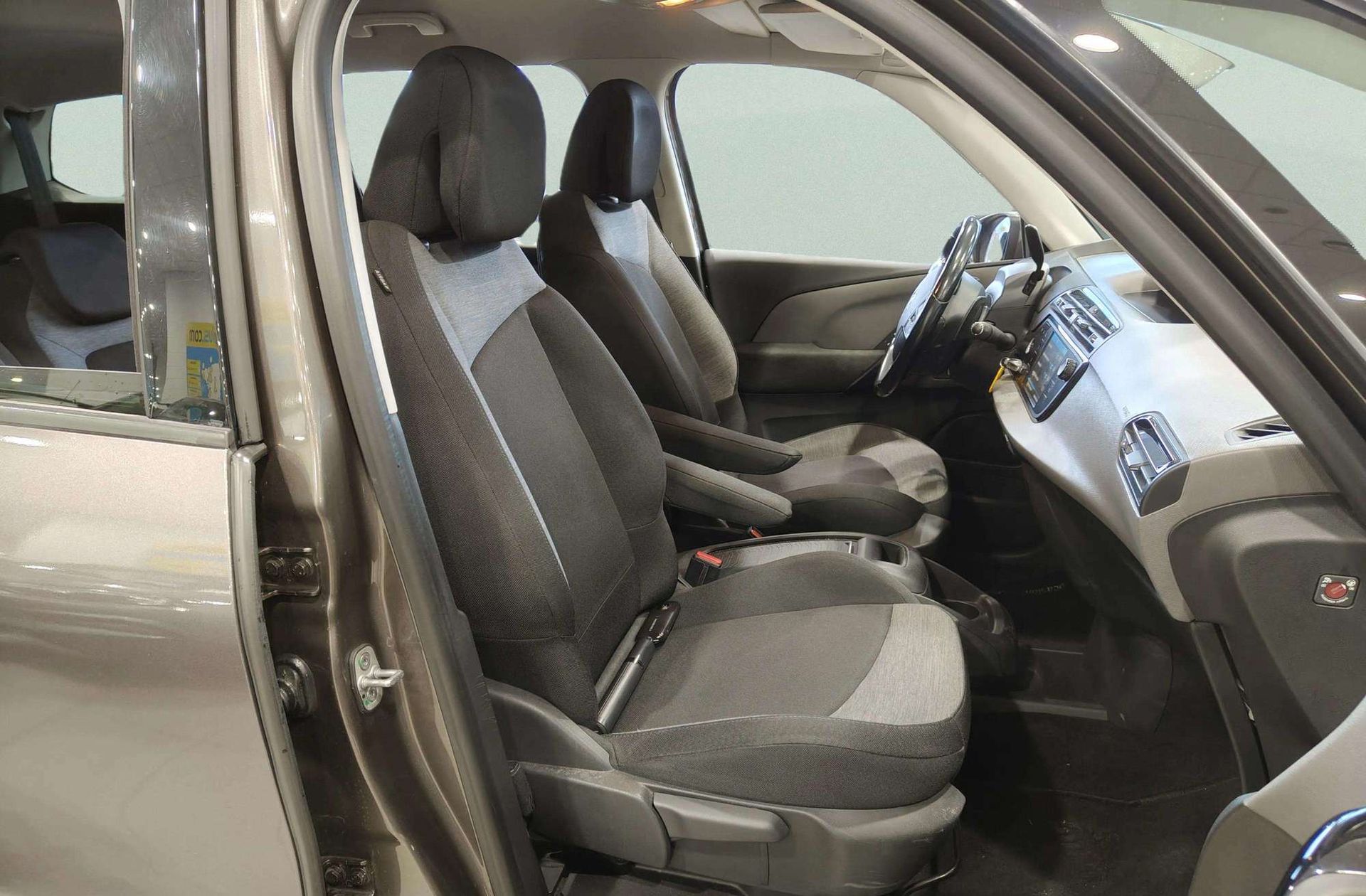 Citroën C4 Grand Picasso BlueHDi 120 Feel EAT6 7 plazas - foto 20