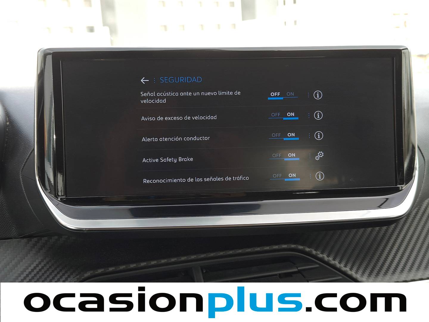 Equipamiento del Peugeot 208 Peugeot 208 Style Hybrid 110 eDCS6 (110 CV)