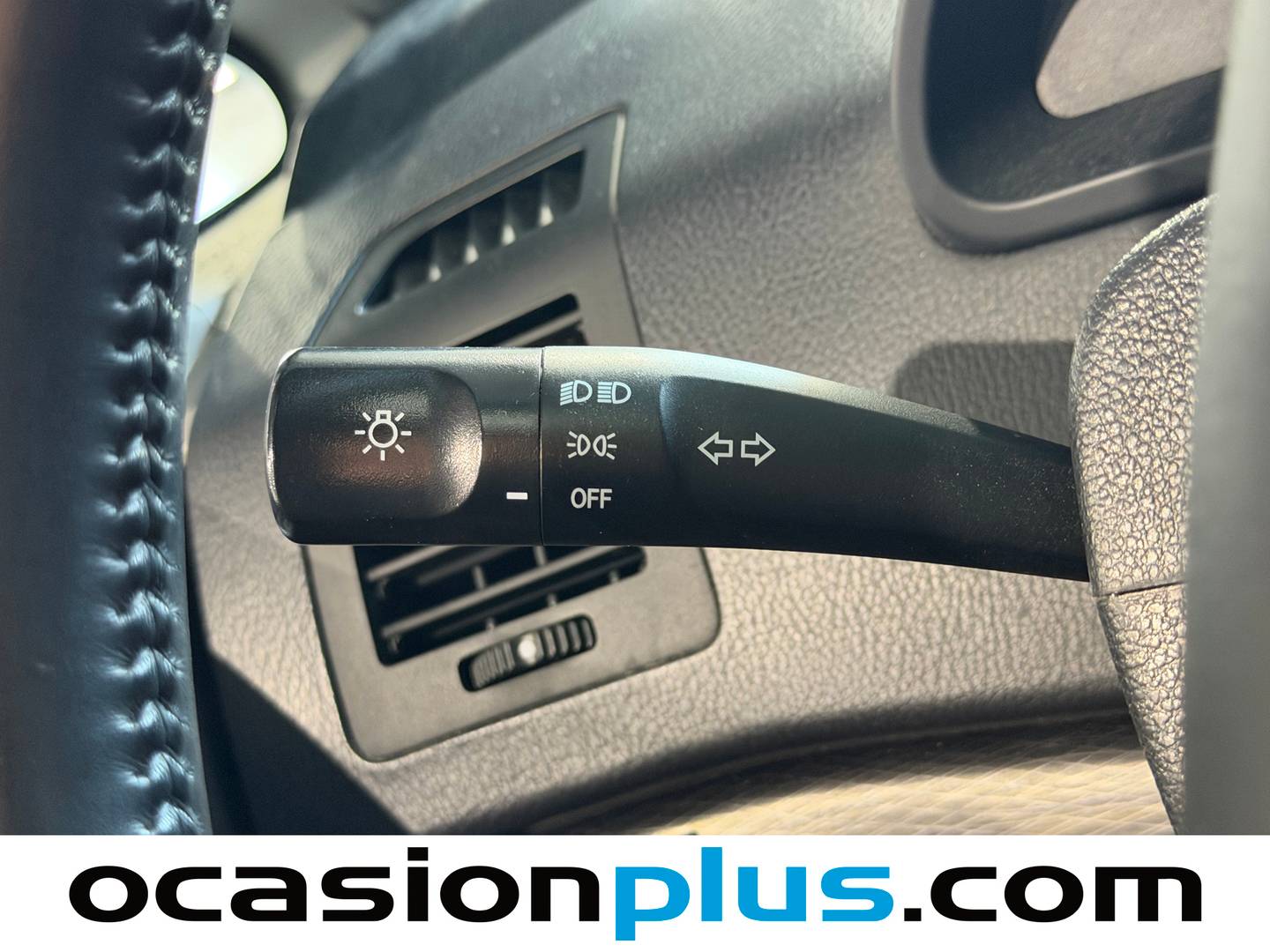Equipamiento del SsangYong Rodius SsangYong Rodius D22T Premium Auto (178 CV) 7 Plazas