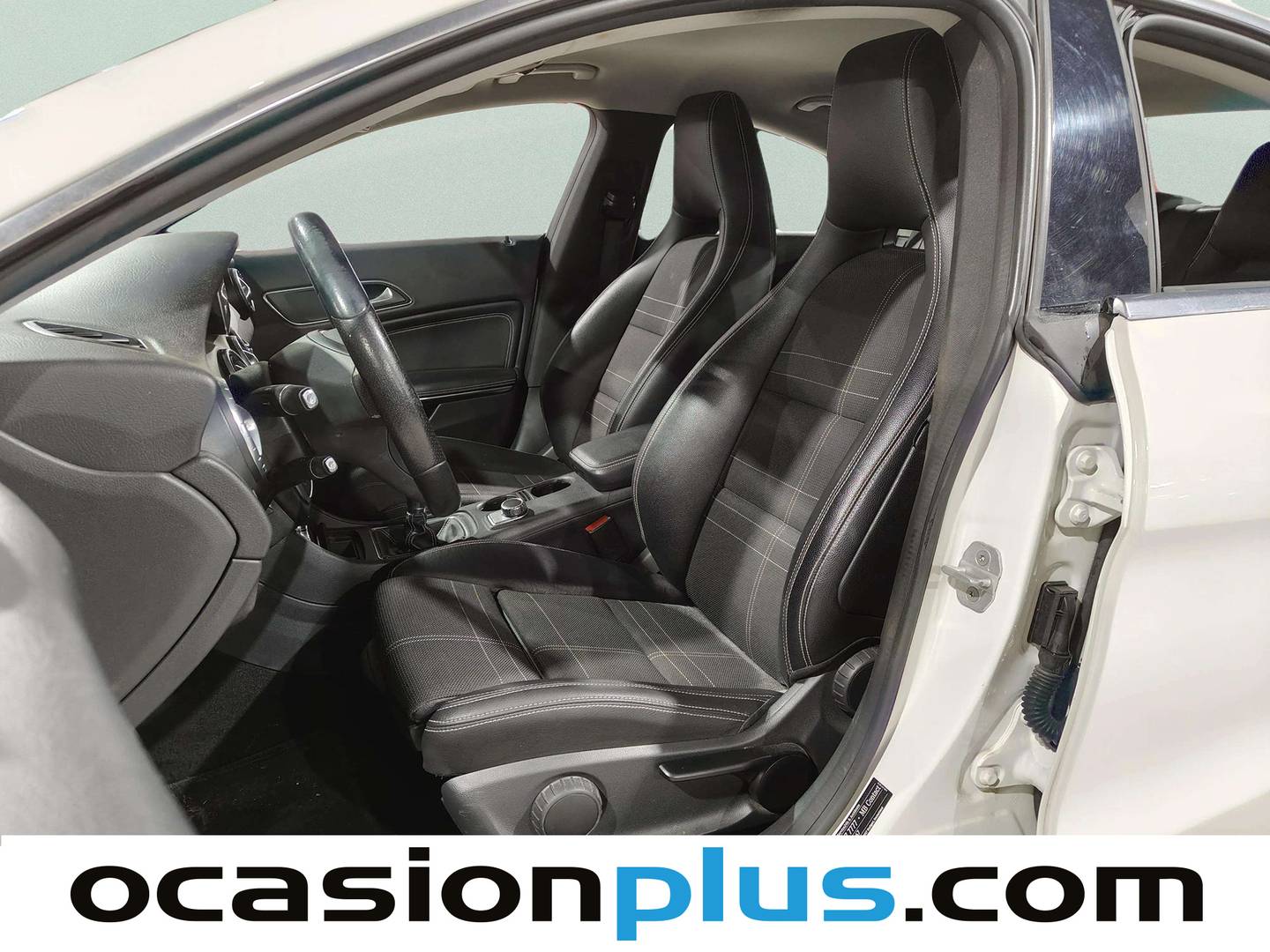 Foto asientos delanteros Mercedes CLA Mercedes CLA 200 d (136 CV)
