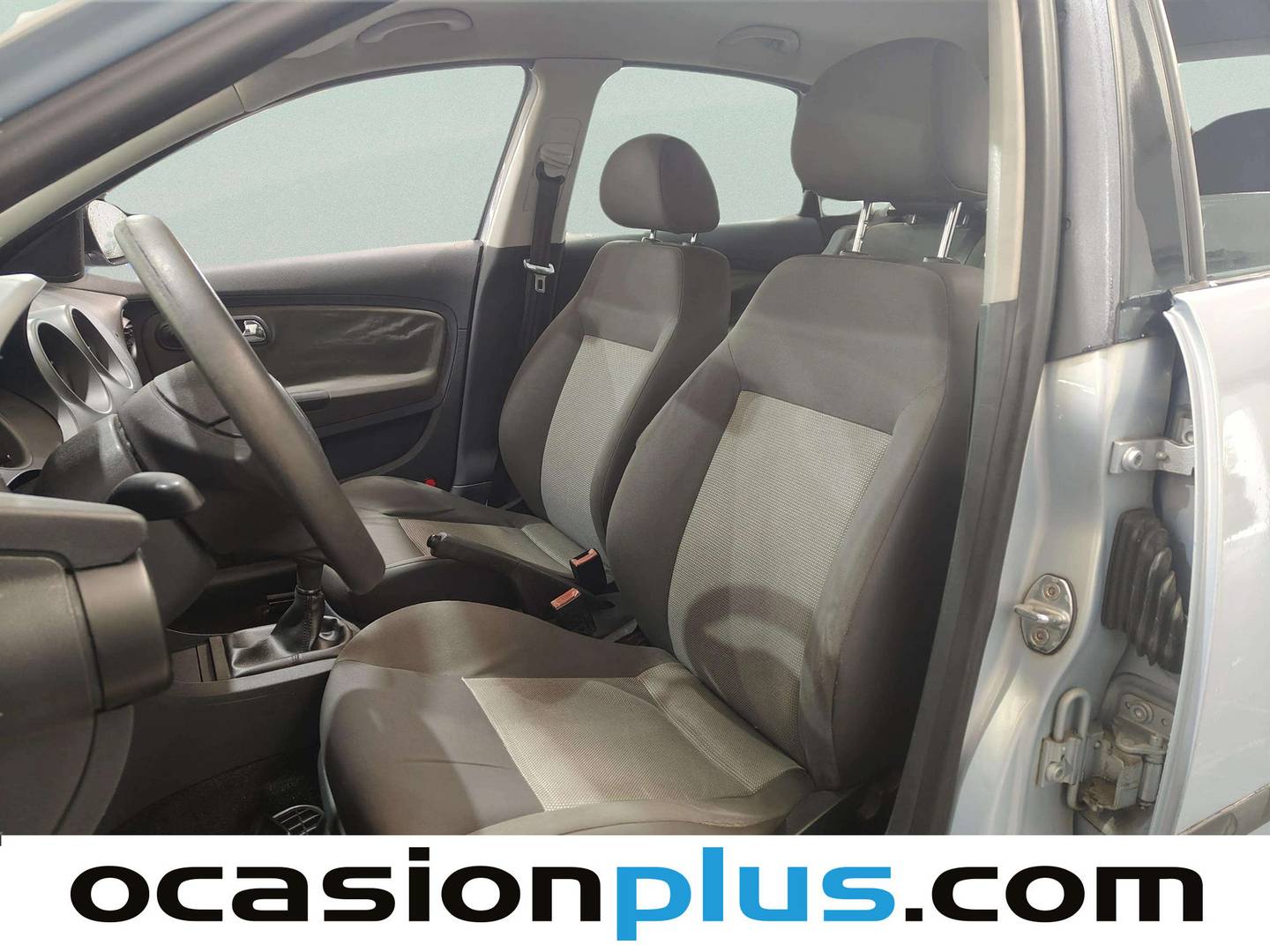 Foto asientos delanteros Seat Ibiza Seat Ibiza 1.4 TDI Reference (70 CV)
