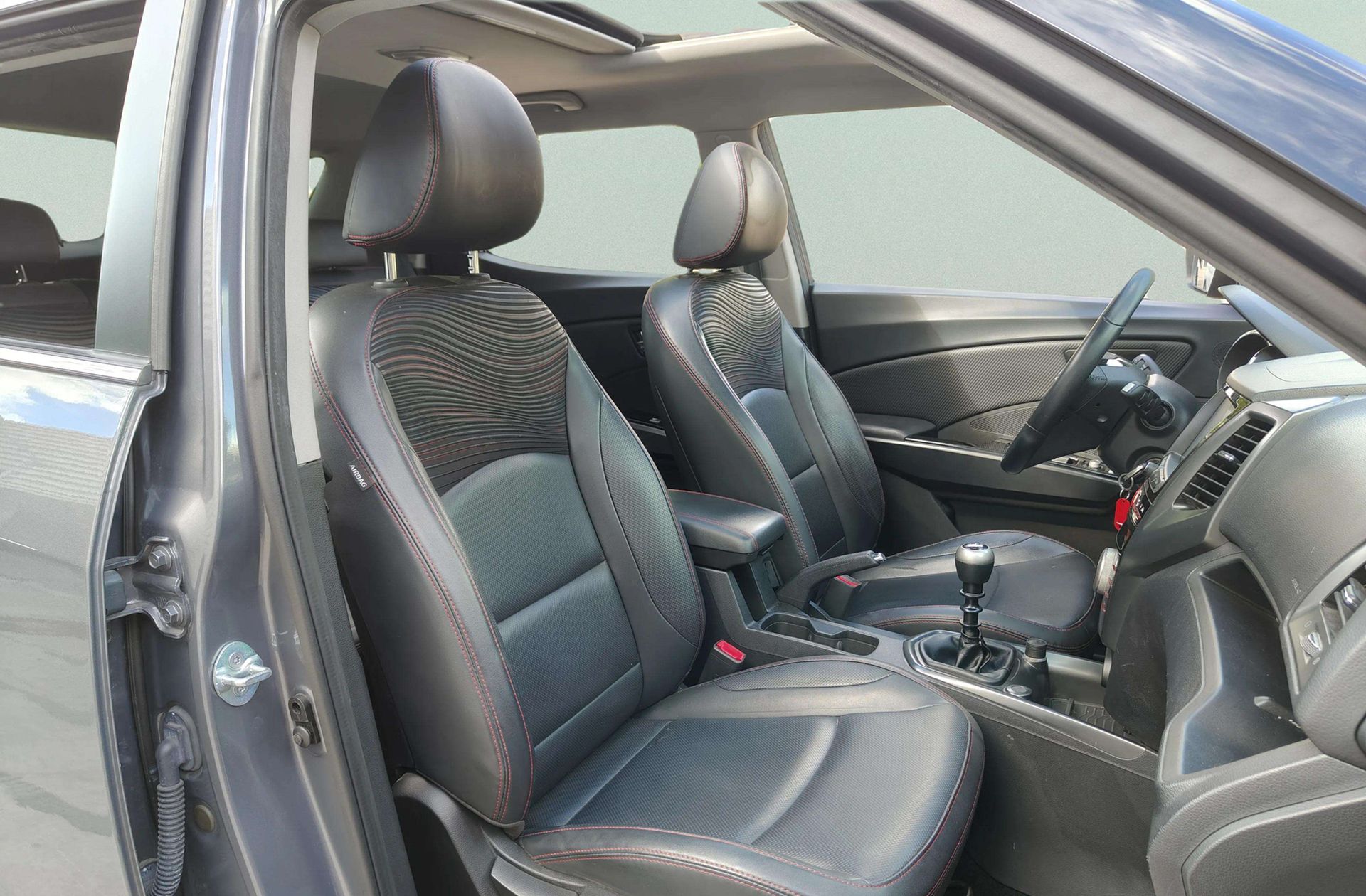 SsangYong XLV D16T Limited - foto 18